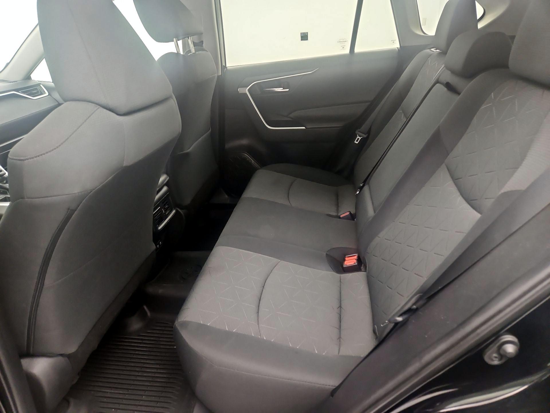 Thumbnail: 2021 Toyota RAV4 - 20