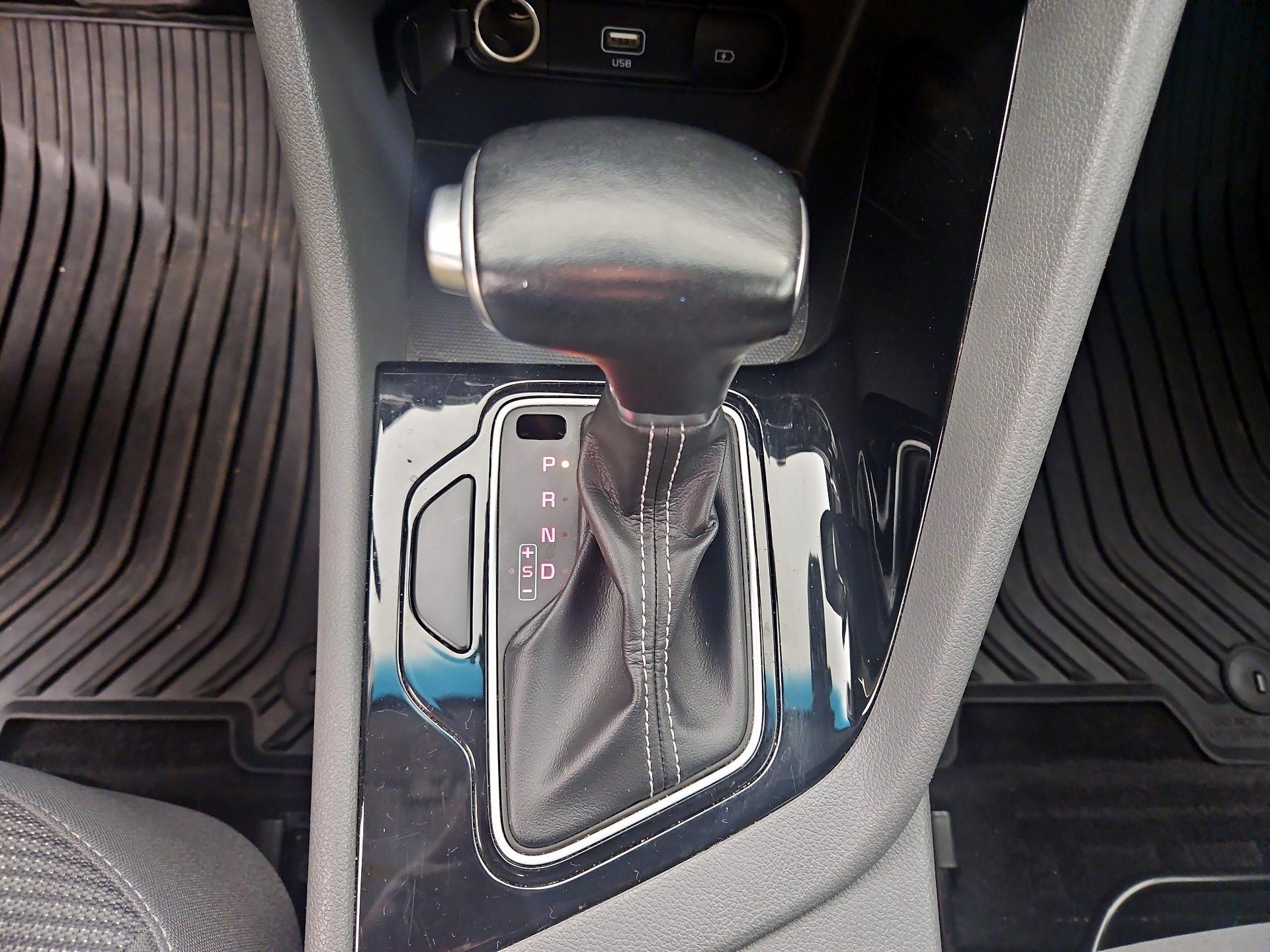 Thumbnail: 2021 Kia Niro - 17