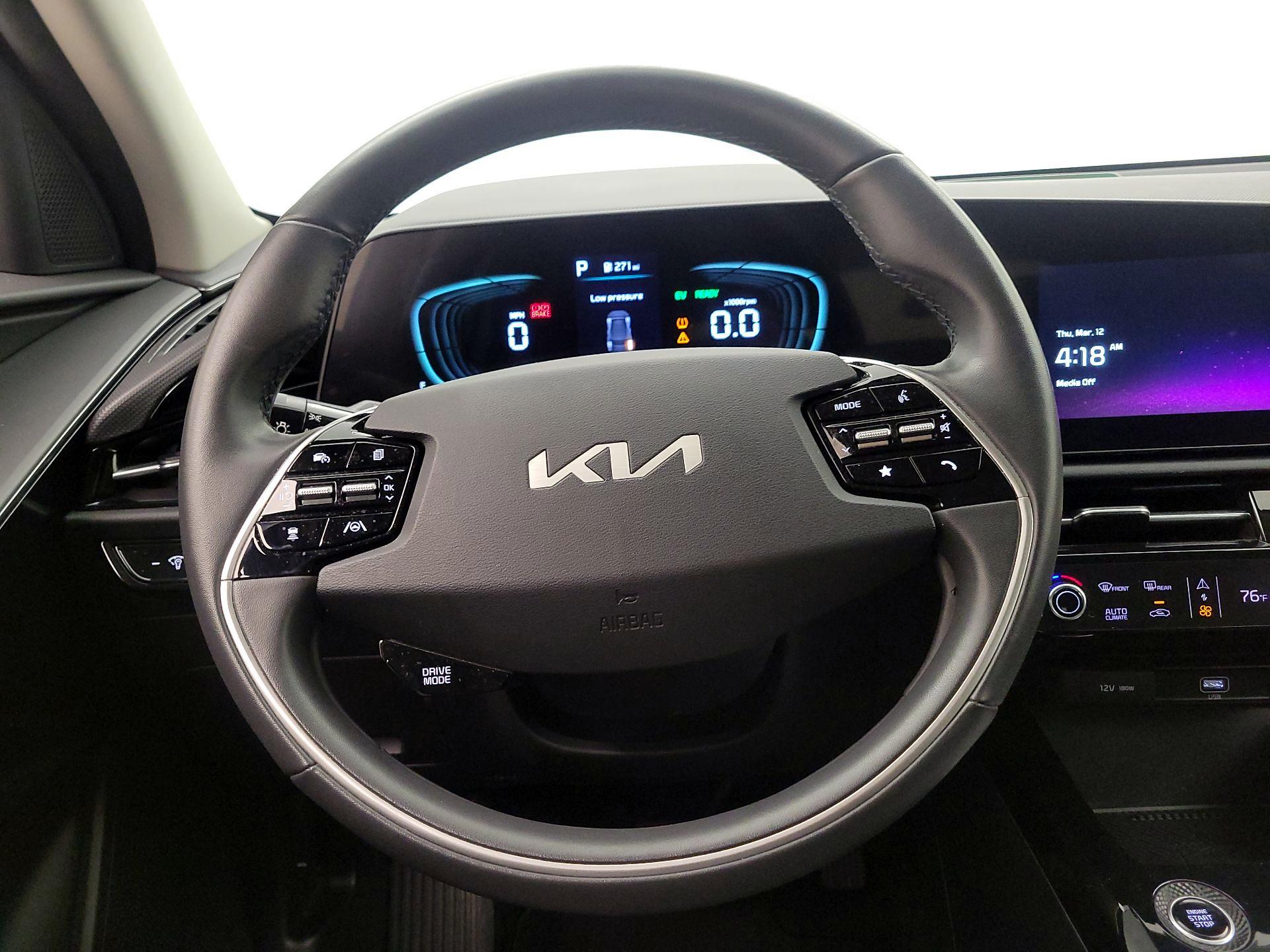 Thumbnail: 2023 Kia Niro - 10