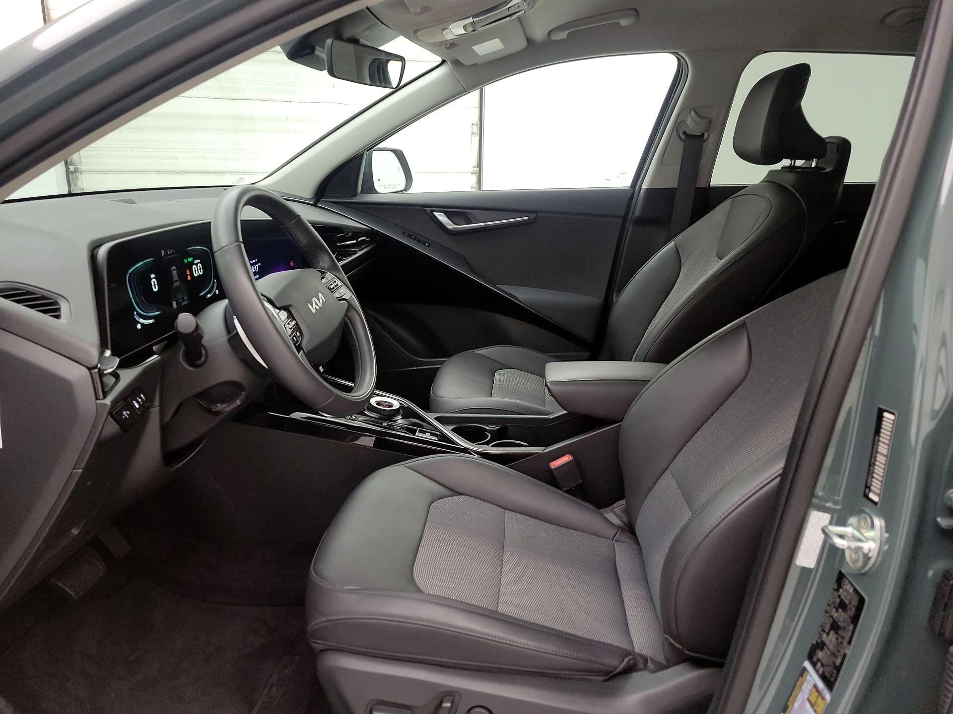 Thumbnail: 2023 Kia Niro - 11