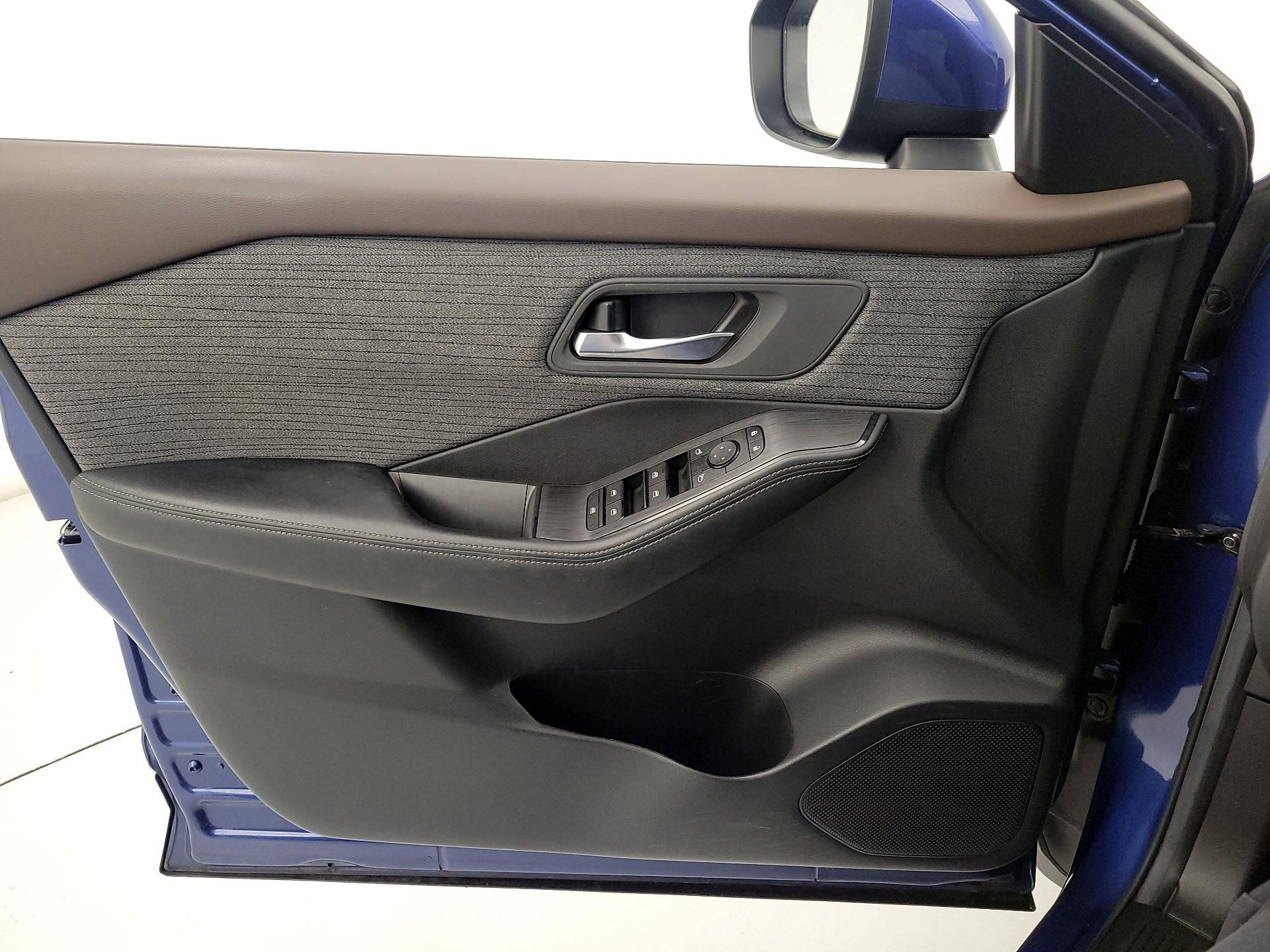 Thumbnail: 2023 Nissan Rogue - 12