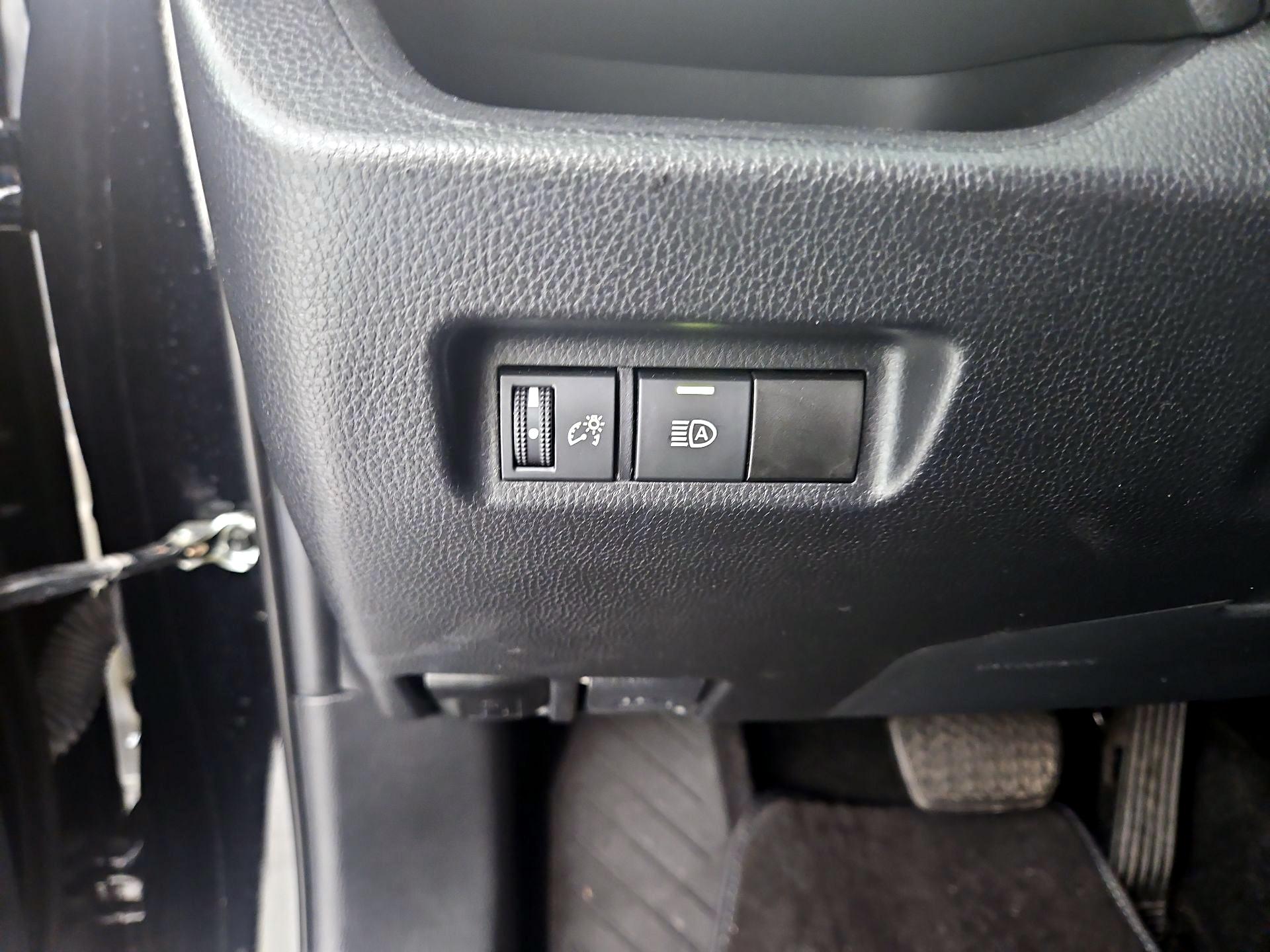 Thumbnail: 2021 Toyota RAV4 - 13