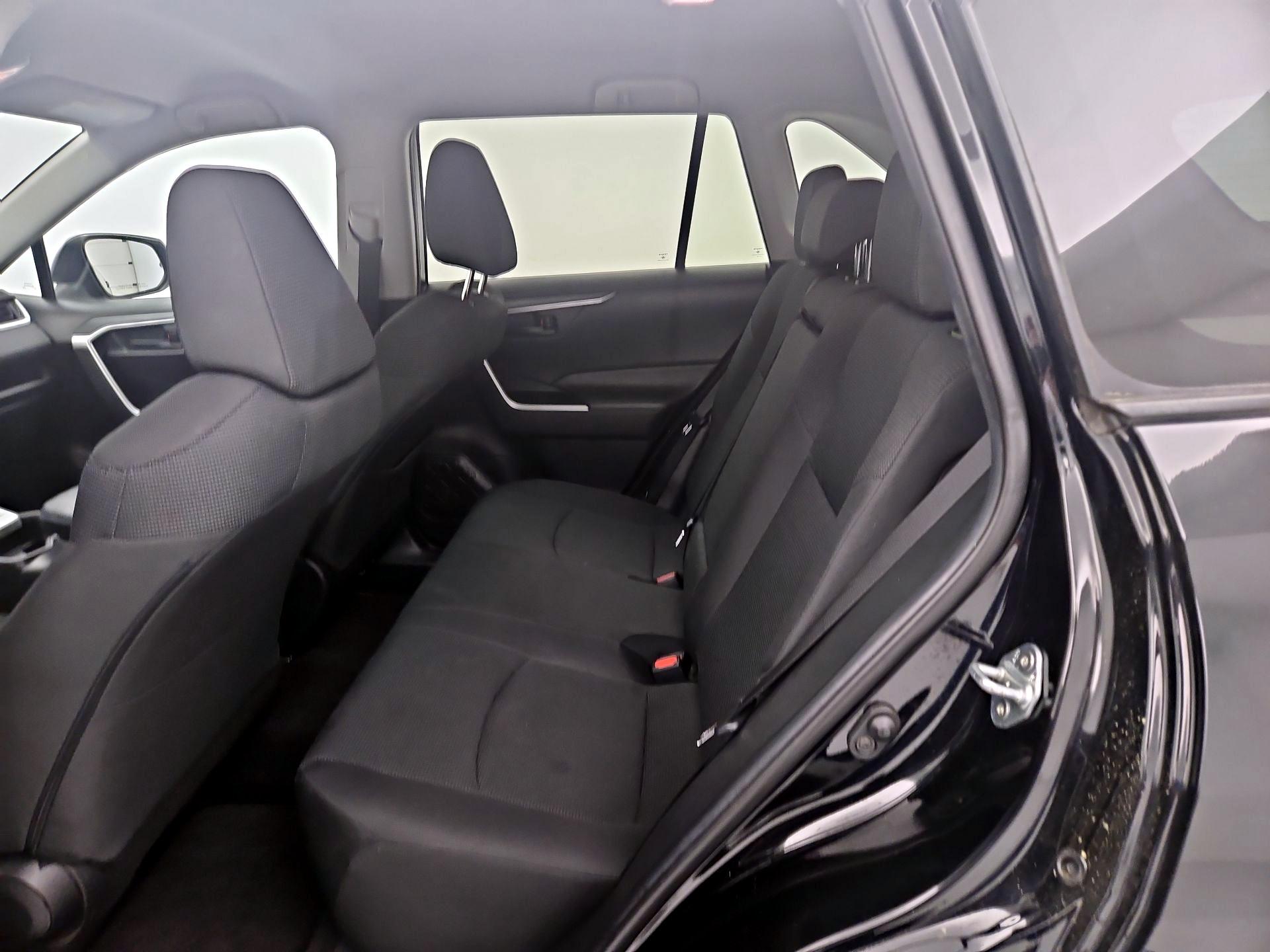 Thumbnail: 2021 Toyota RAV4 - 19