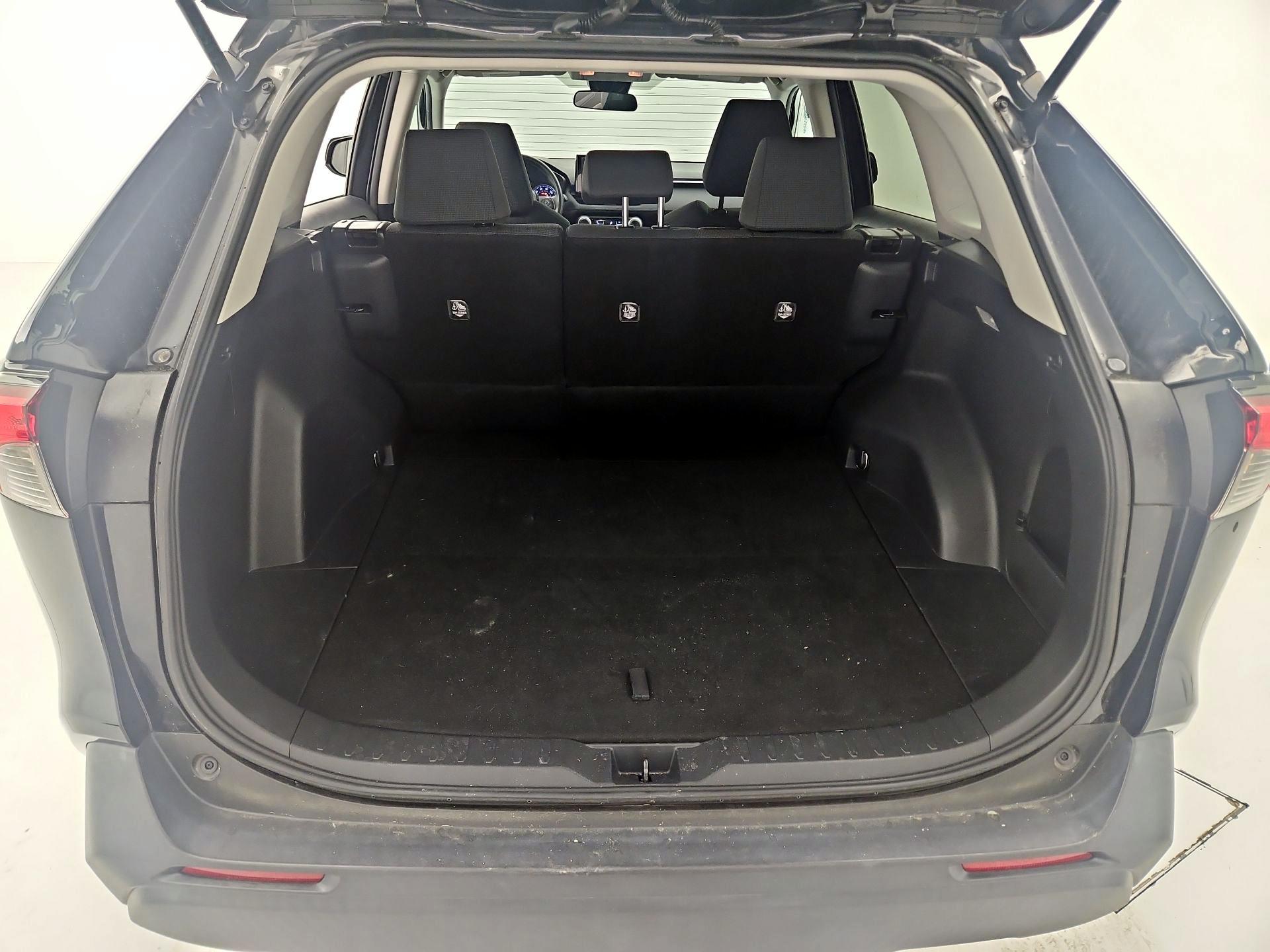 Thumbnail: 2021 Toyota RAV4 - 20