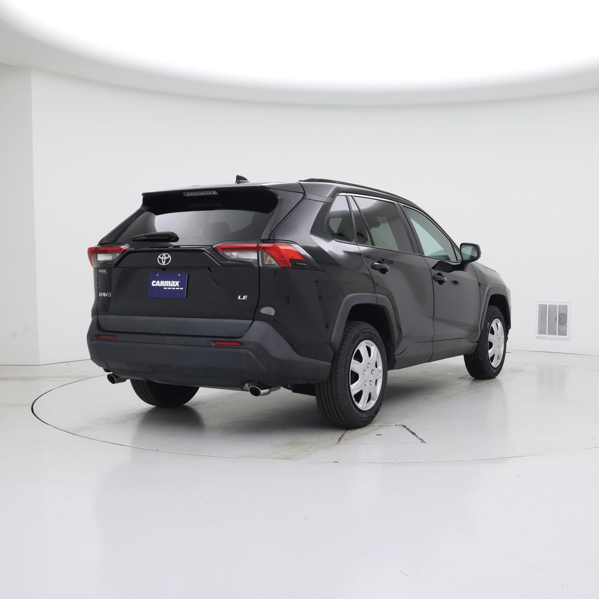 Thumbnail: 2021 Toyota RAV4 - 8