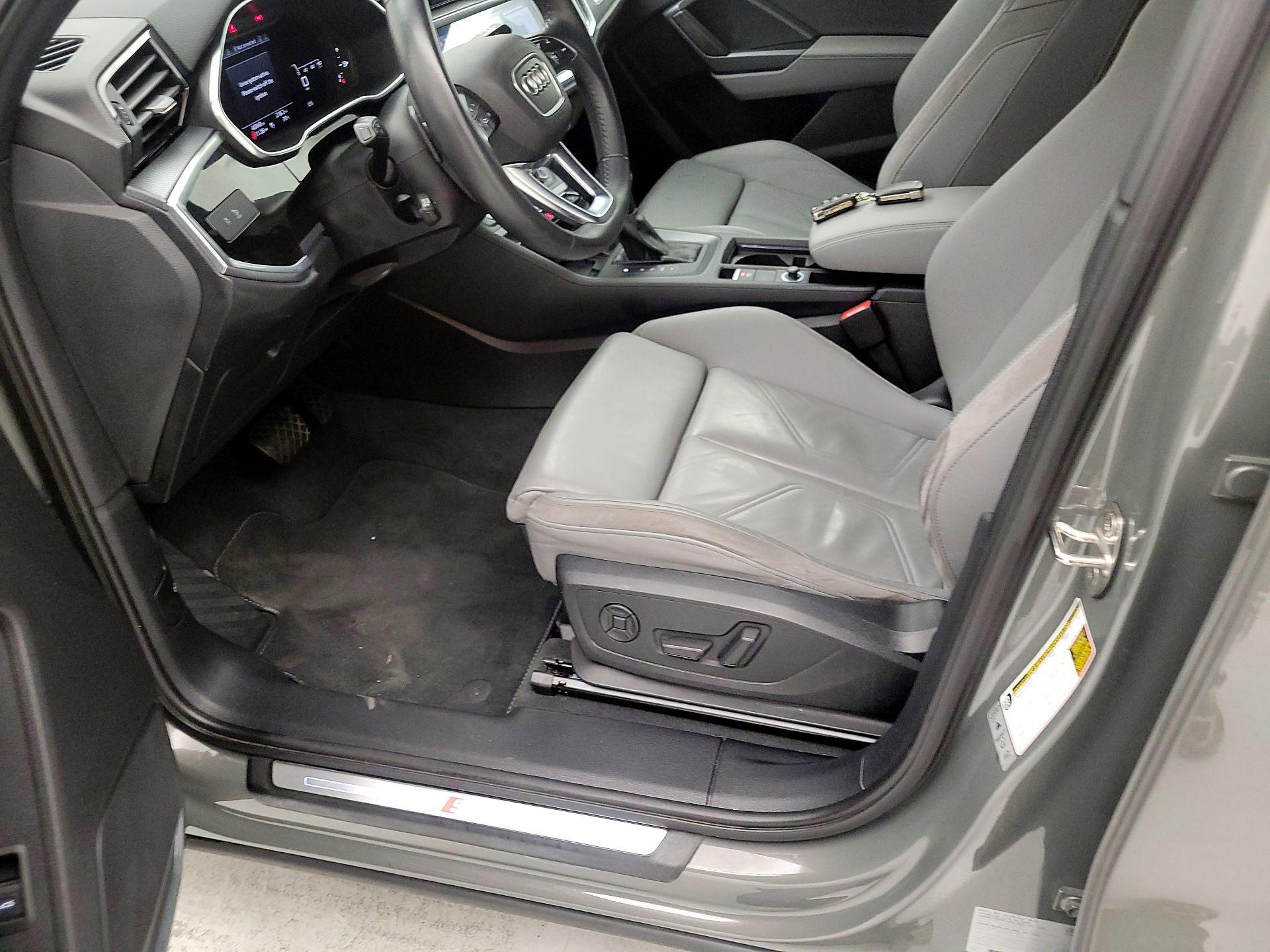 Thumbnail: 2020 Audi Q3 - 11