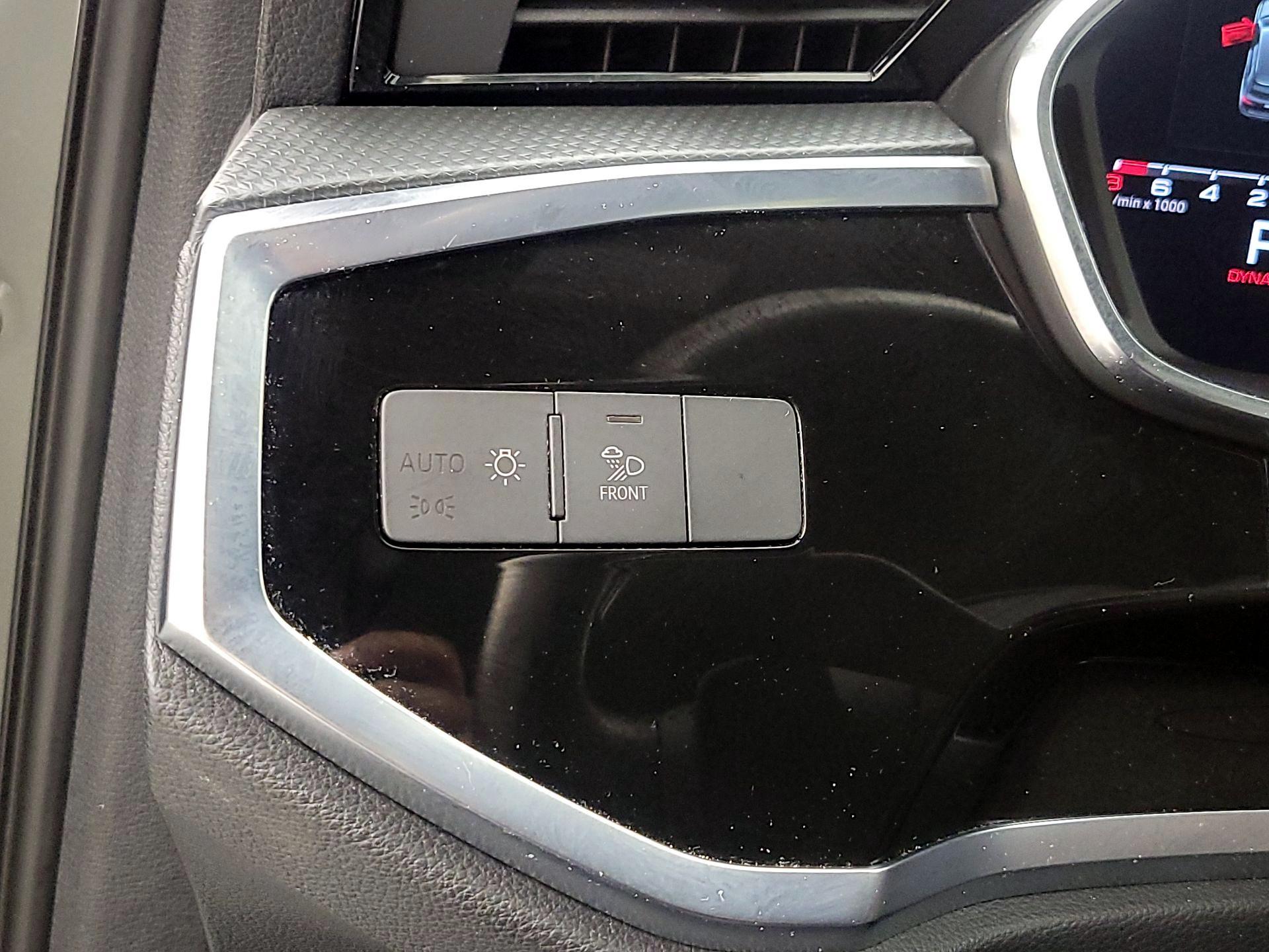 Thumbnail: 2020 Audi Q3 - 13