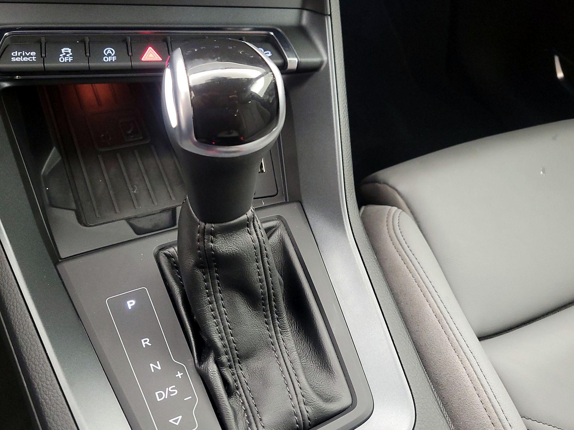 Thumbnail: 2020 Audi Q3 - 17