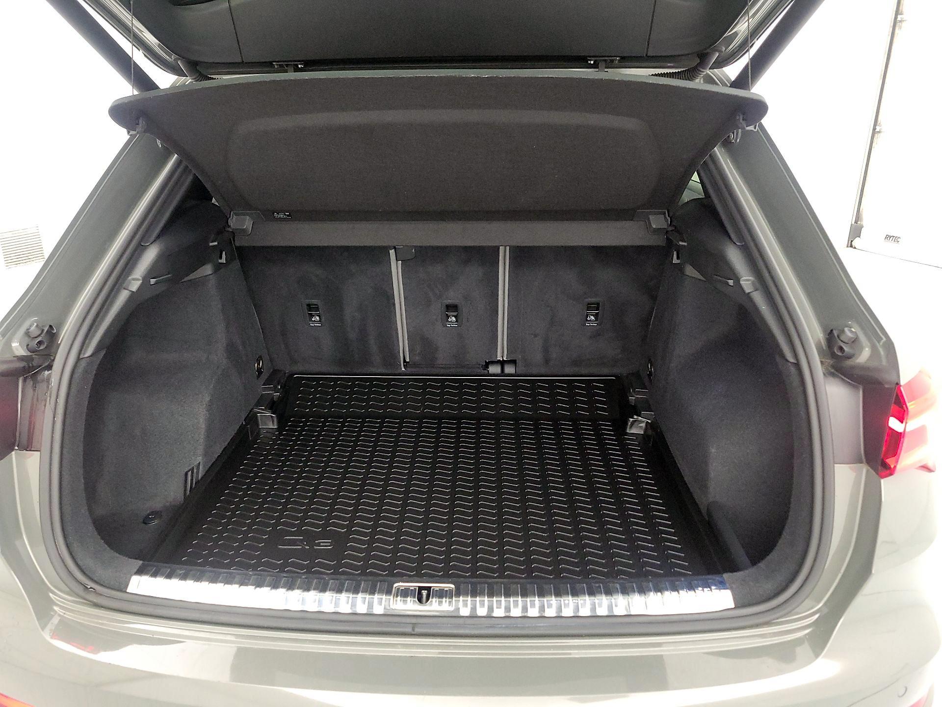 Thumbnail: 2020 Audi Q3 - 20