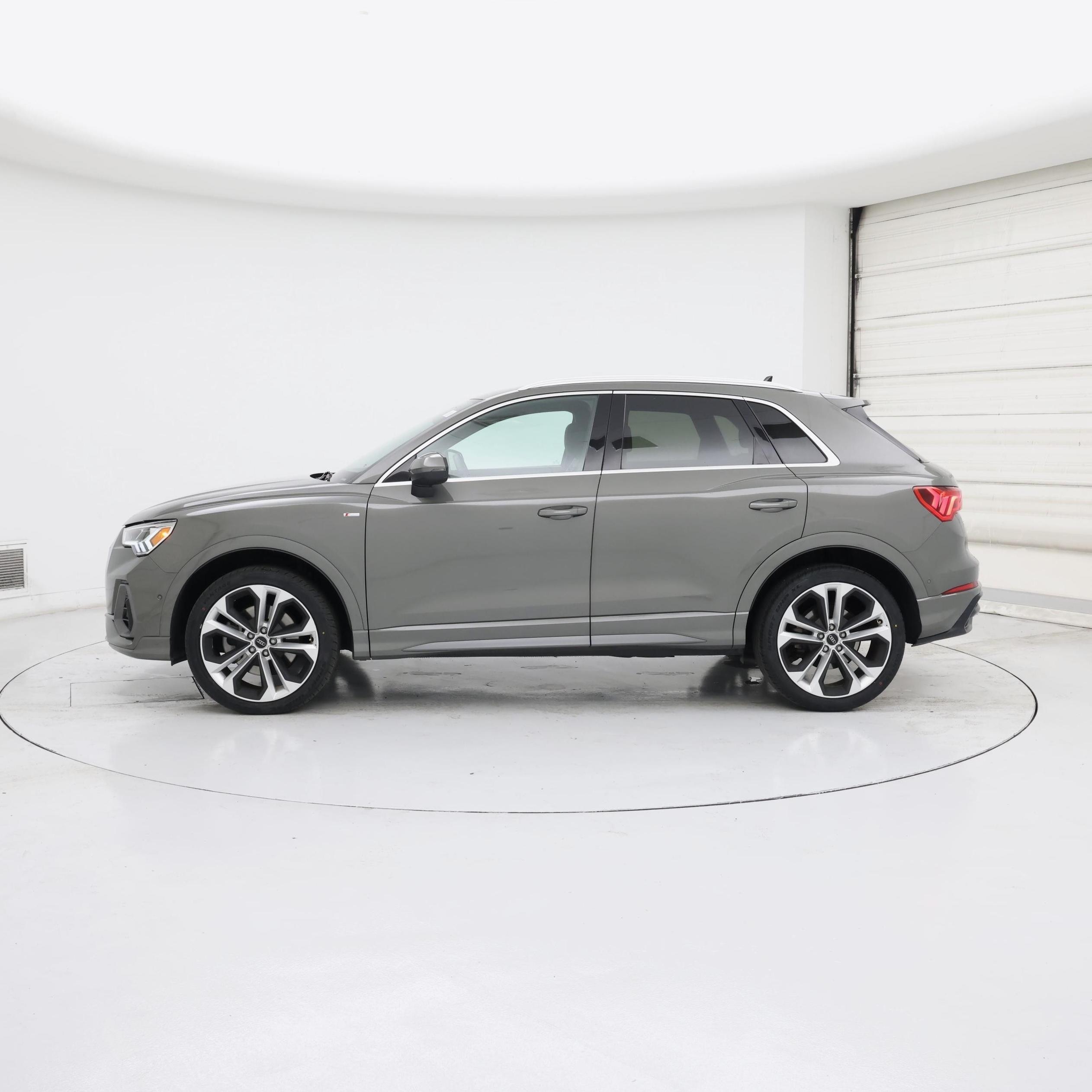 Thumbnail: 2020 Audi Q3 - 3