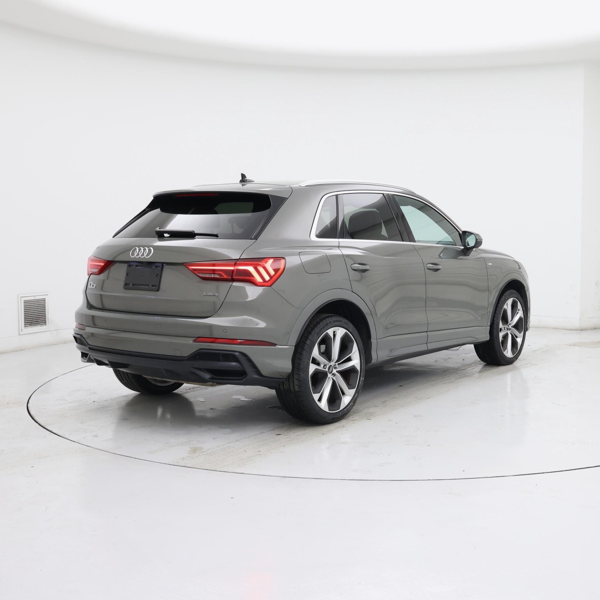 Thumbnail: 2020 Audi Q3 - 8