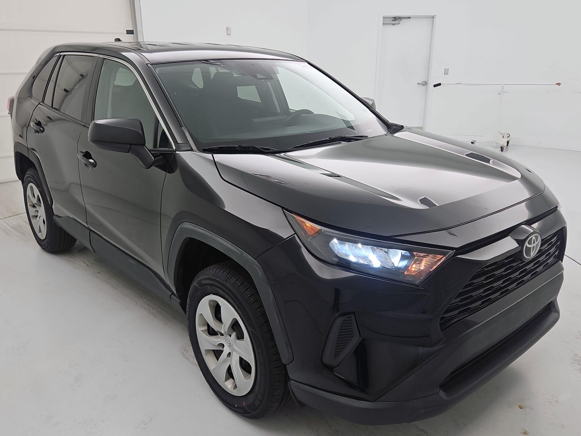 Thumbnail: 2022 Toyota RAV4 - 1