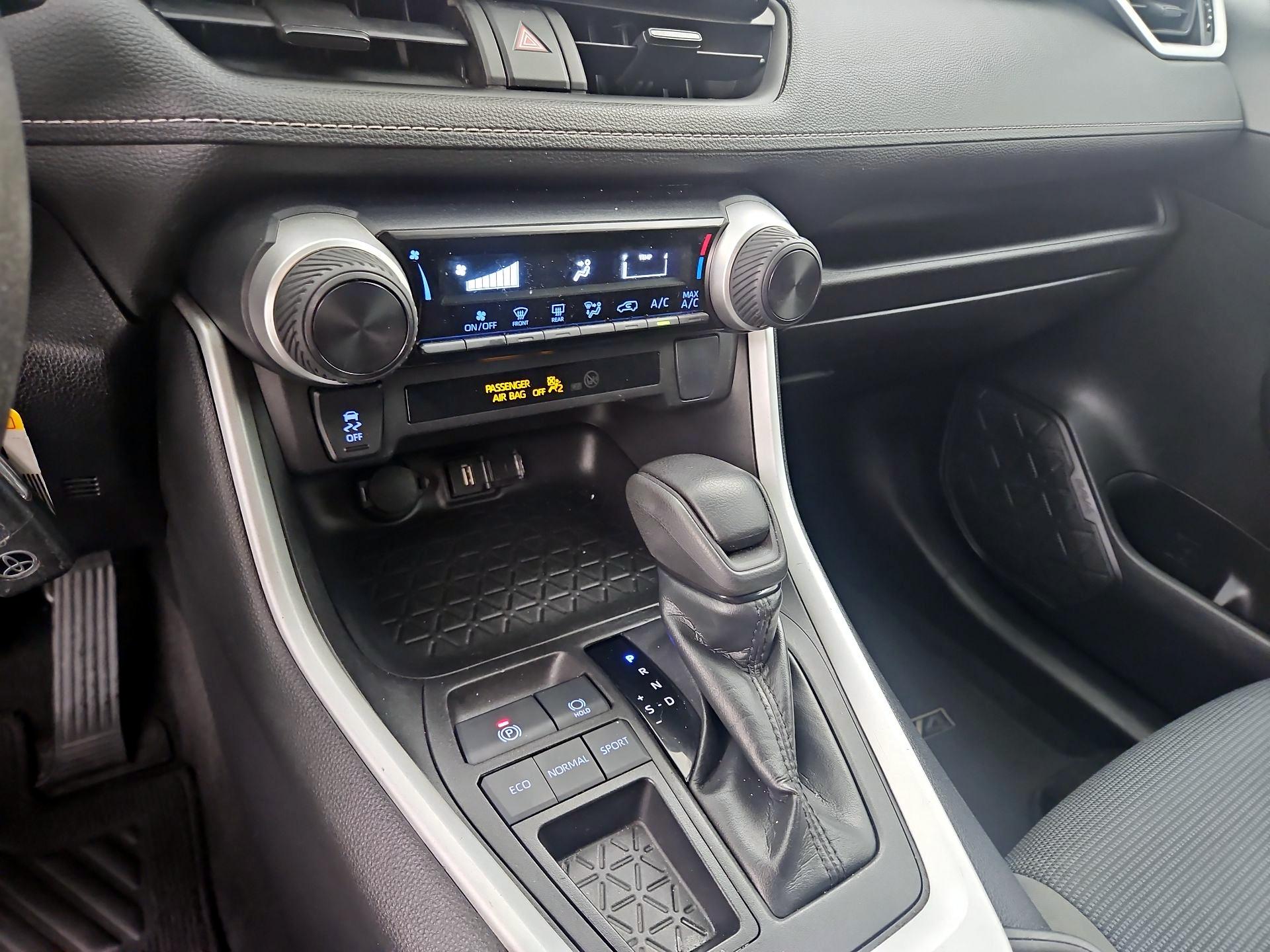 Thumbnail: 2022 Toyota RAV4 - 14
