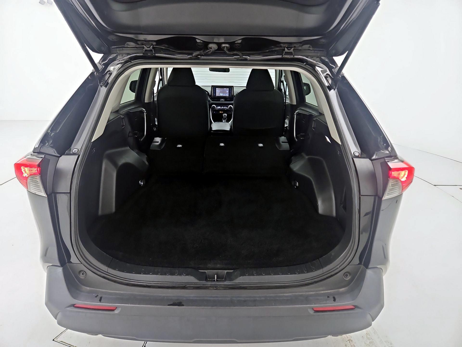 Thumbnail: 2022 Toyota RAV4 - 19