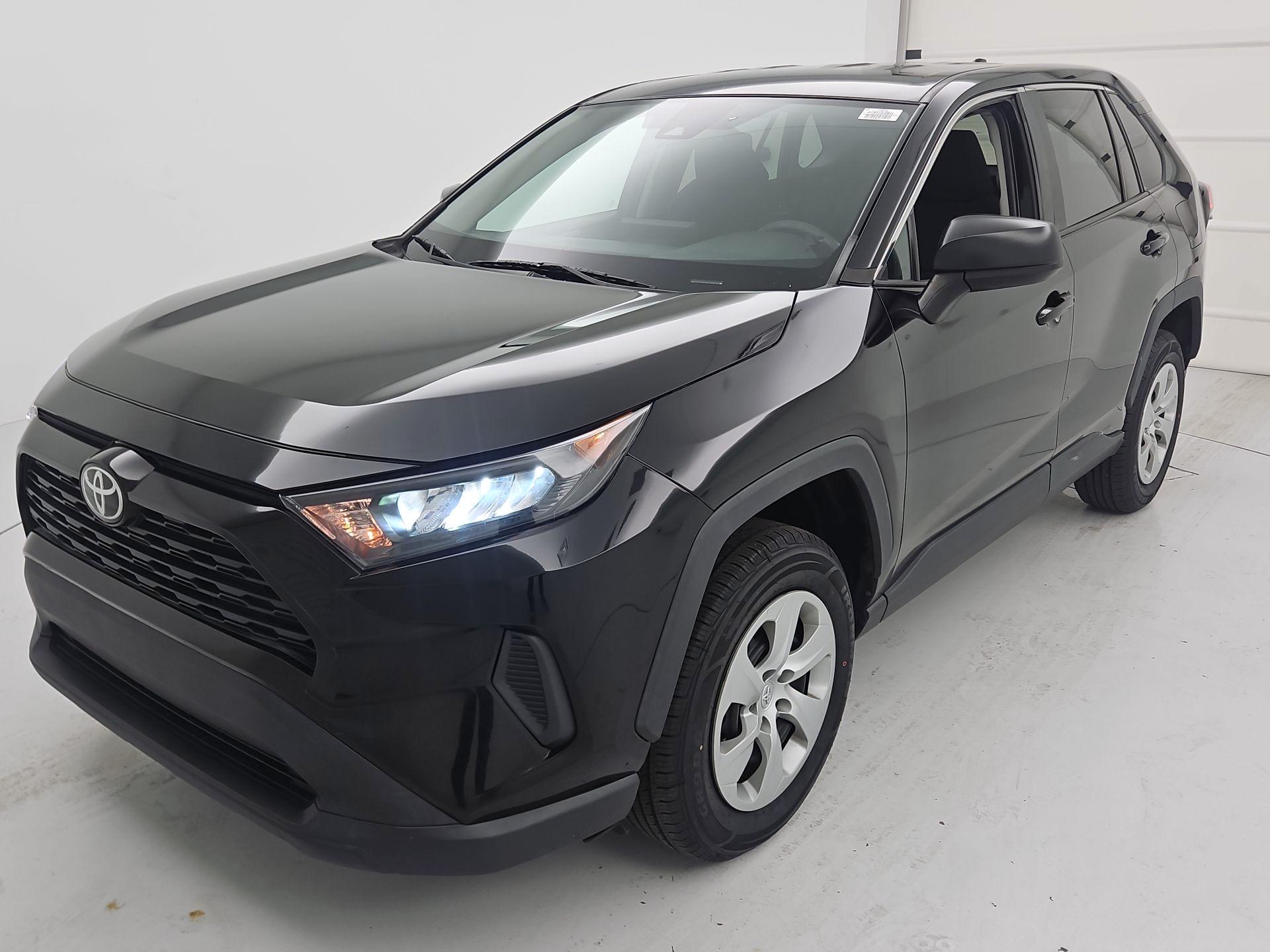 Thumbnail: 2022 Toyota RAV4 - 3