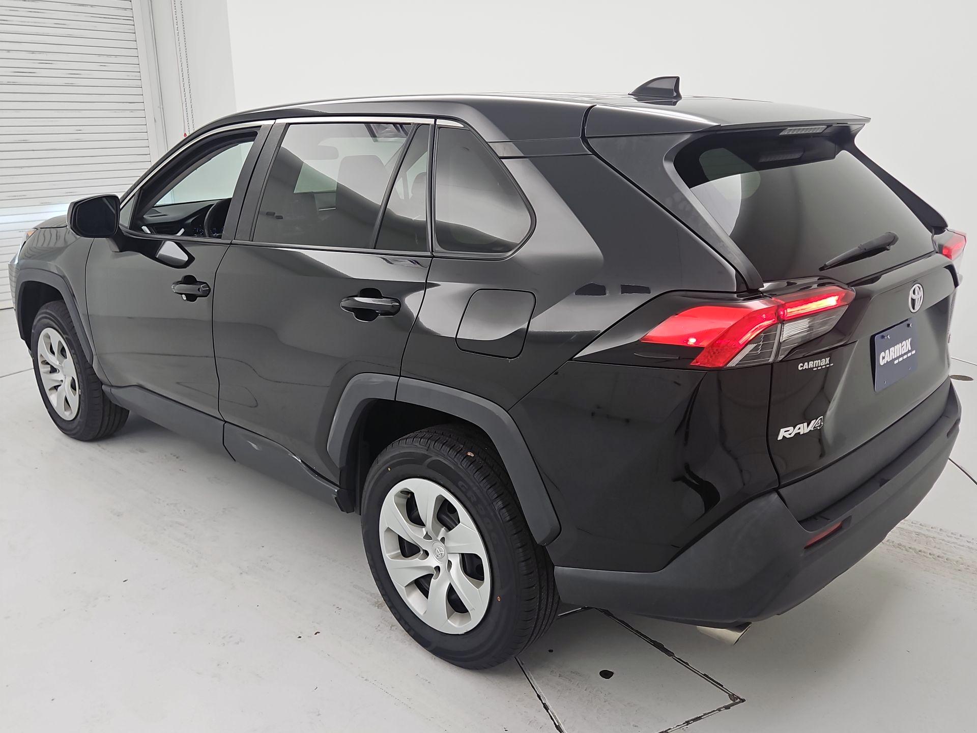 Thumbnail: 2022 Toyota RAV4 - 7