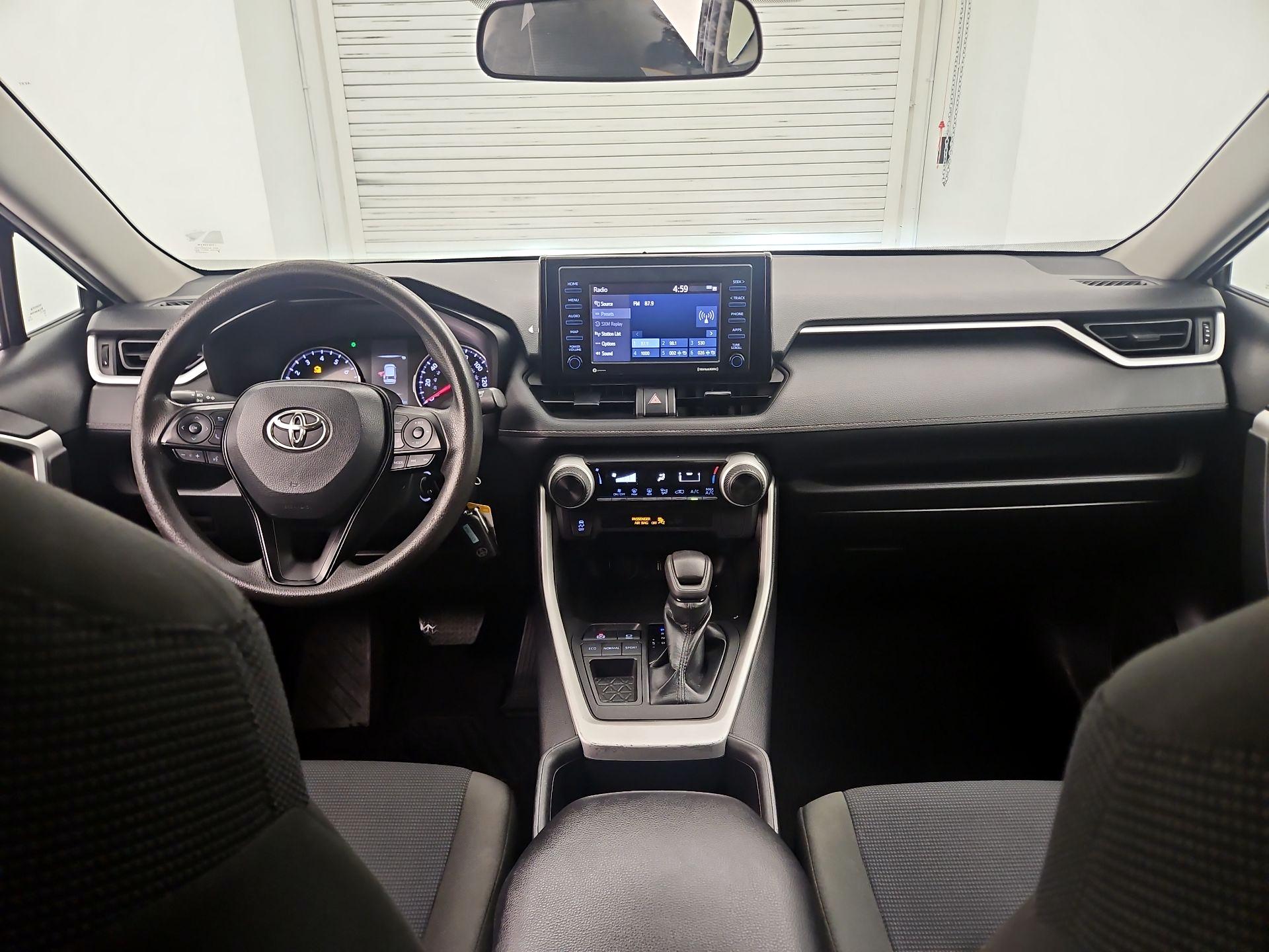 Thumbnail: 2022 Toyota RAV4 - 8