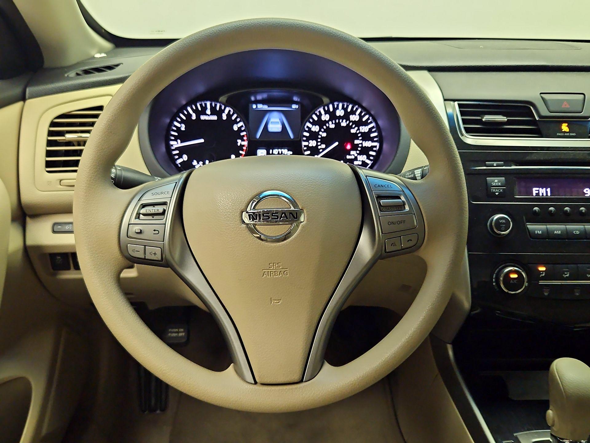 Thumbnail: 2014 Nissan Altima - 10