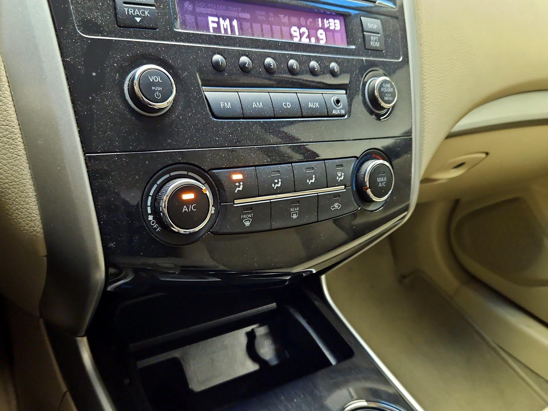 Thumbnail: 2014 Nissan Altima - 15