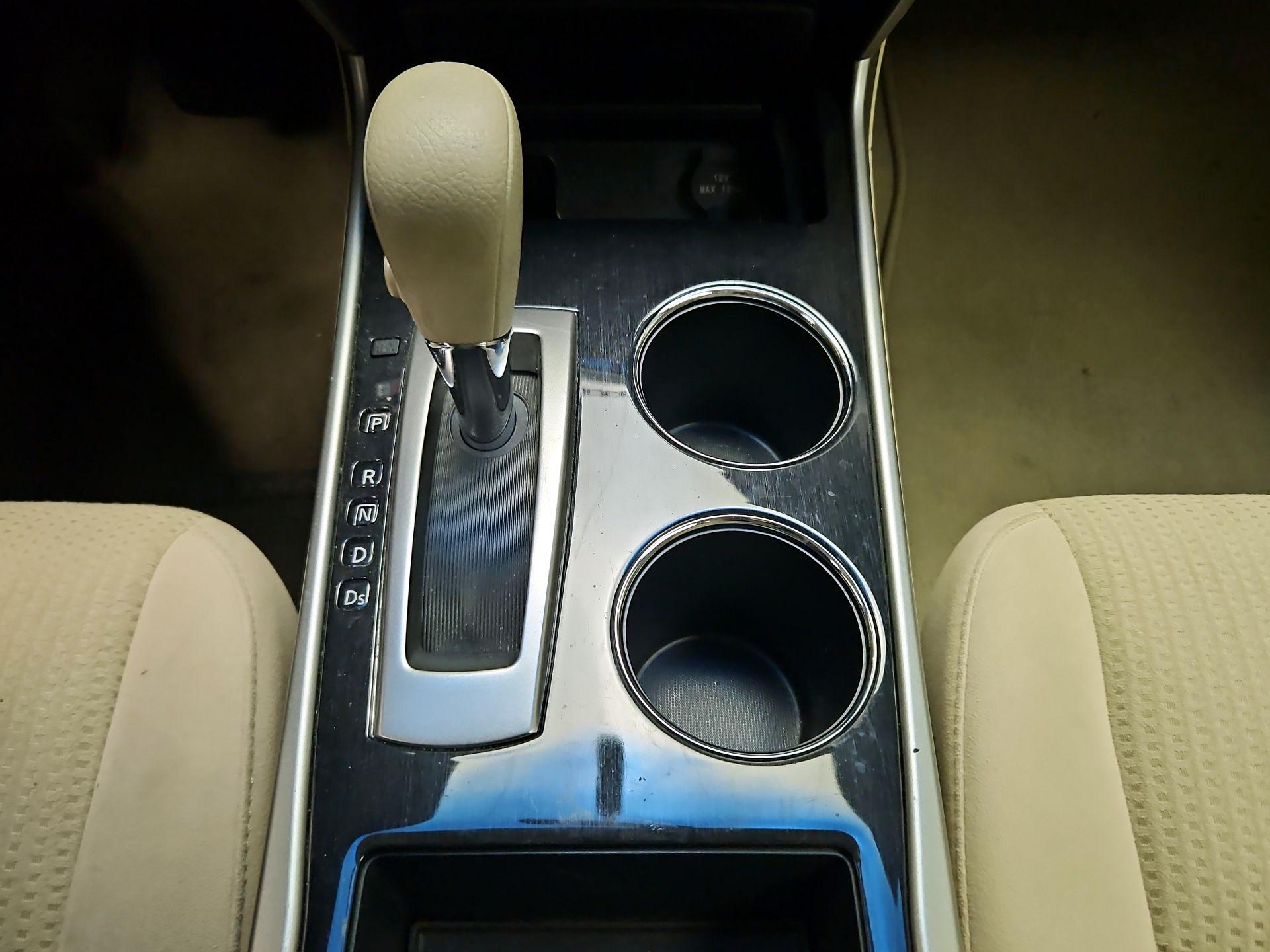 Thumbnail: 2014 Nissan Altima - 16