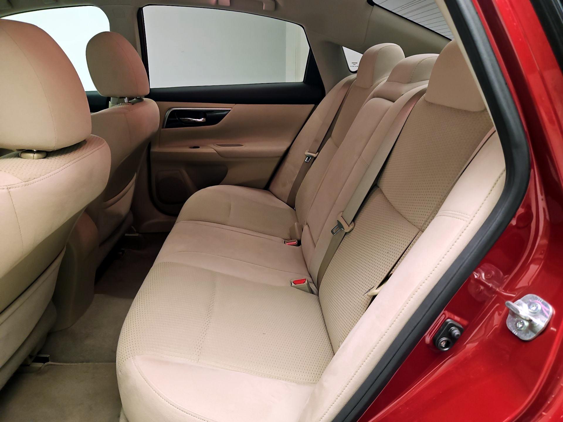 Thumbnail: 2014 Nissan Altima - 18