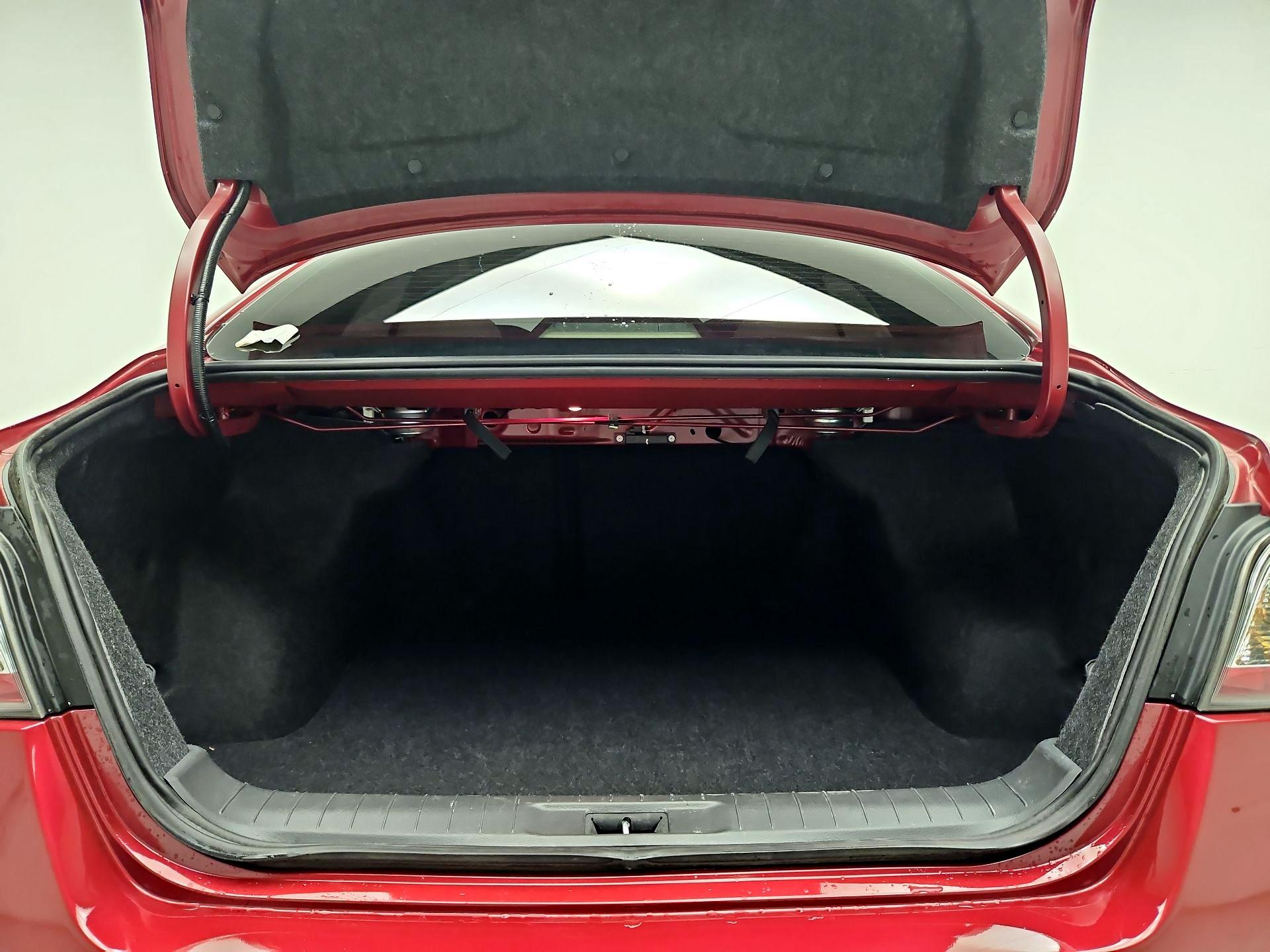 Thumbnail: 2014 Nissan Altima - 19