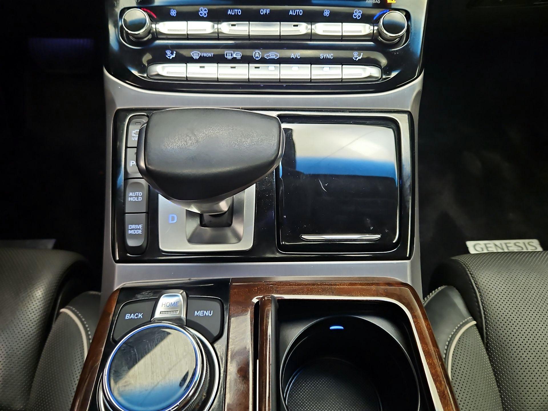 Thumbnail: 2019 Genesis G90 - 18