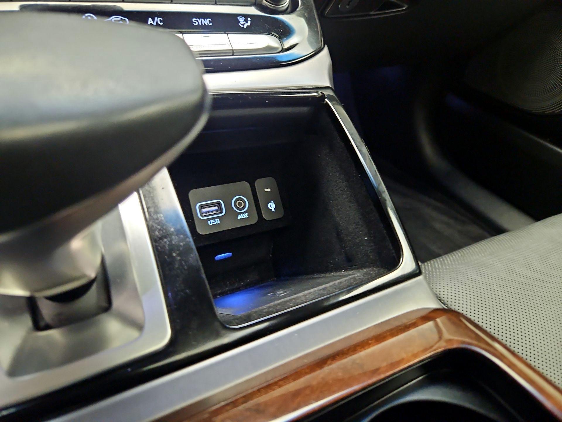 Thumbnail: 2019 Genesis G90 - 19