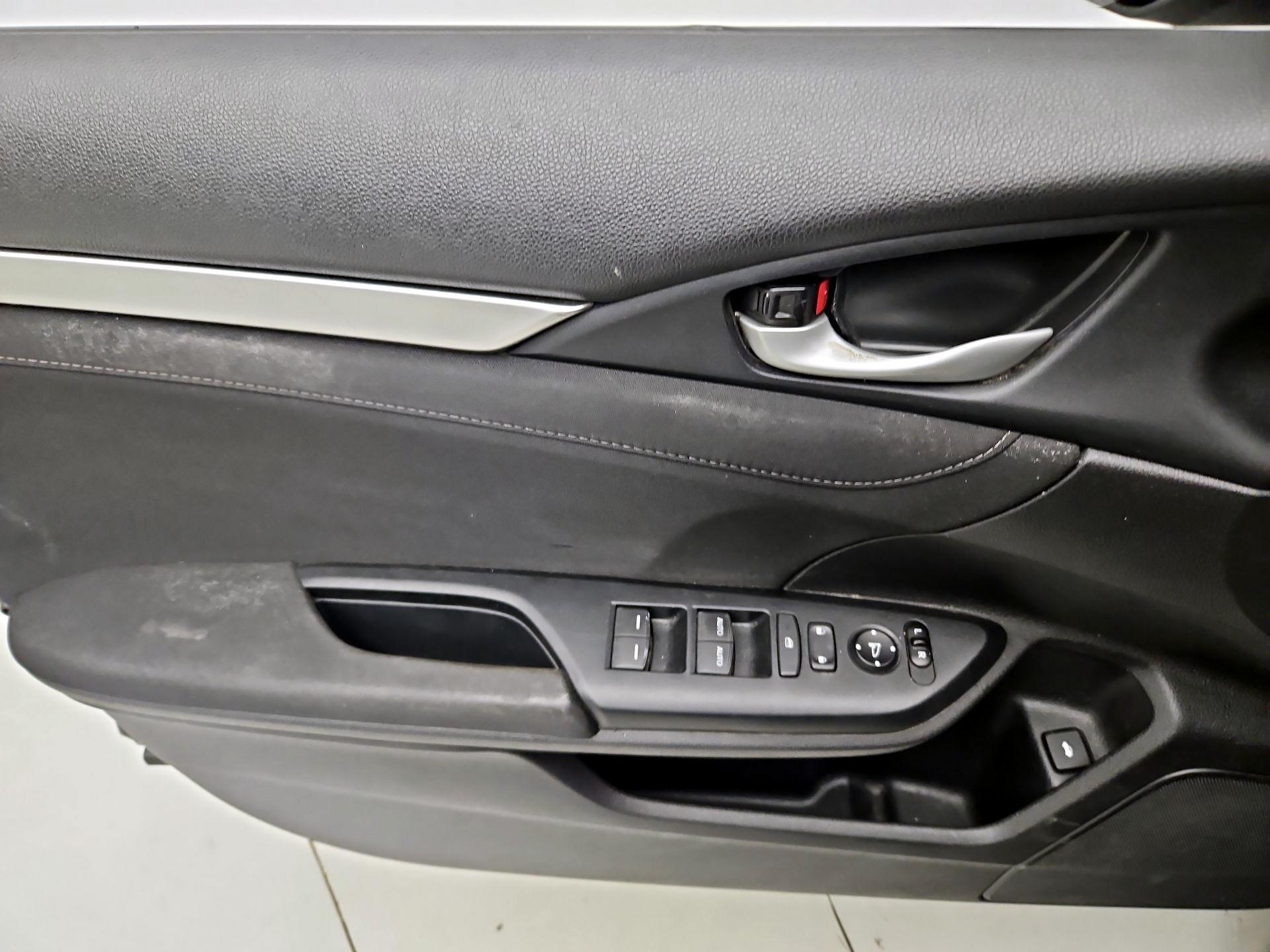 Thumbnail: 2017 Honda Civic - 12