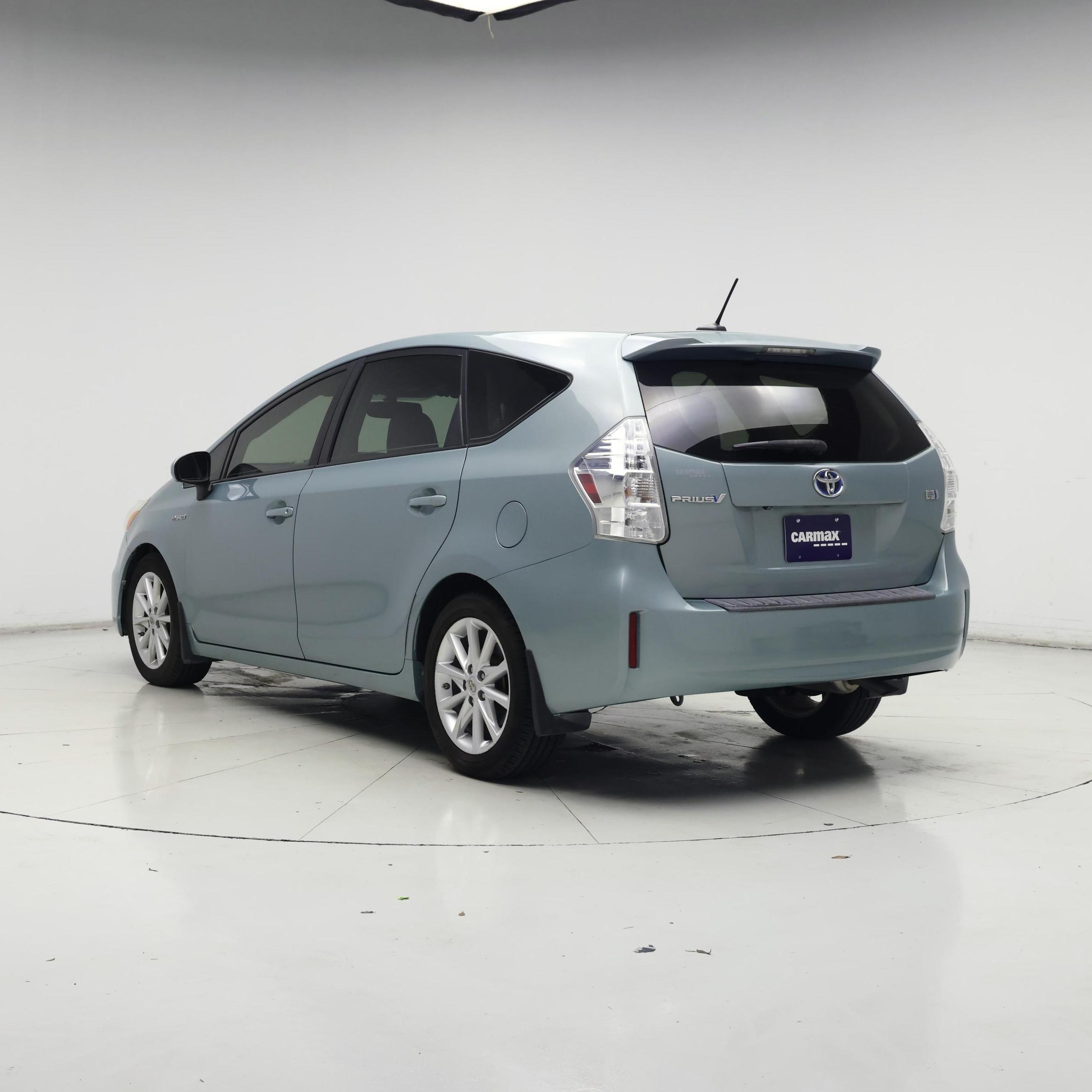 Thumbnail: 2014 Toyota Prius v - 2