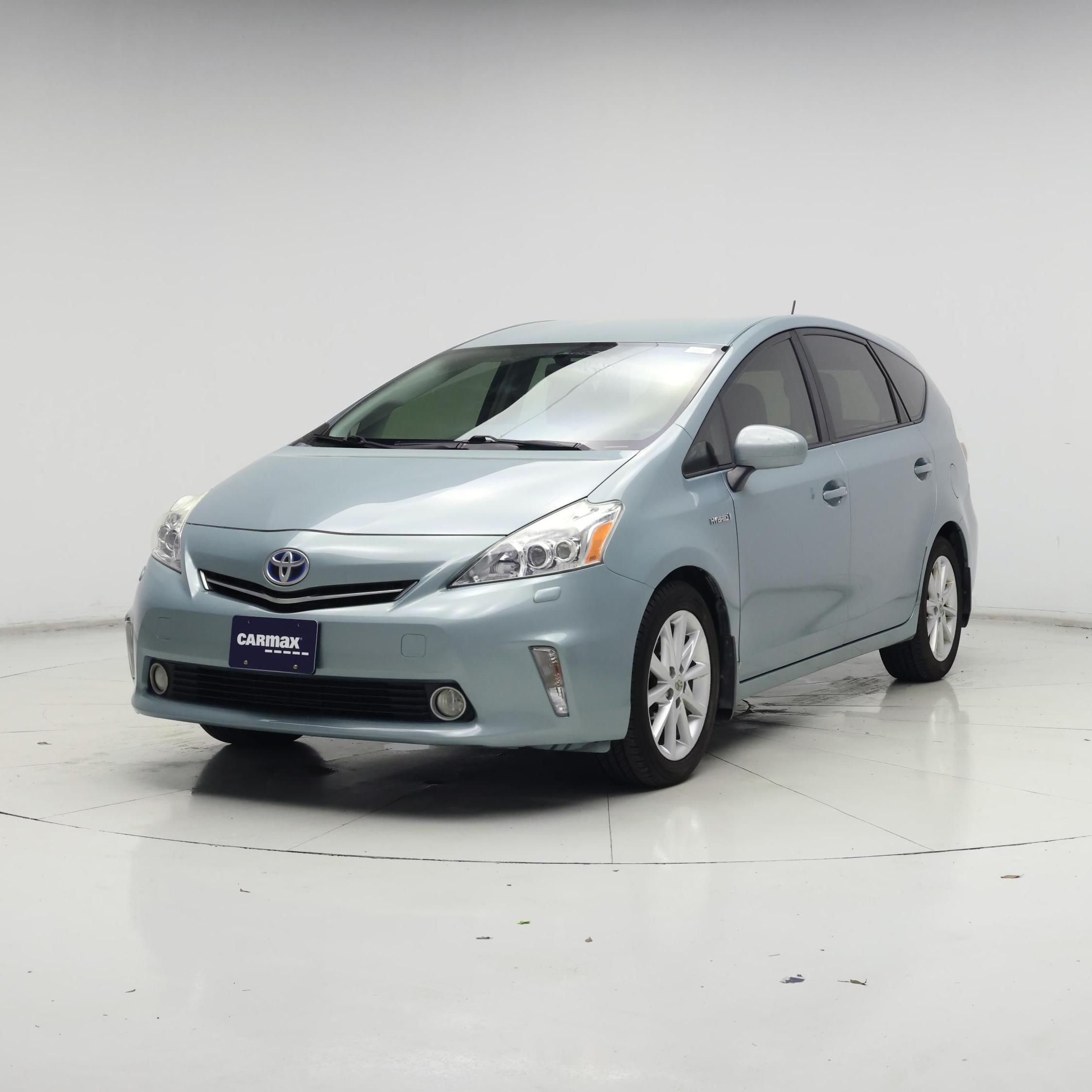 Thumbnail: 2014 Toyota Prius v - 4