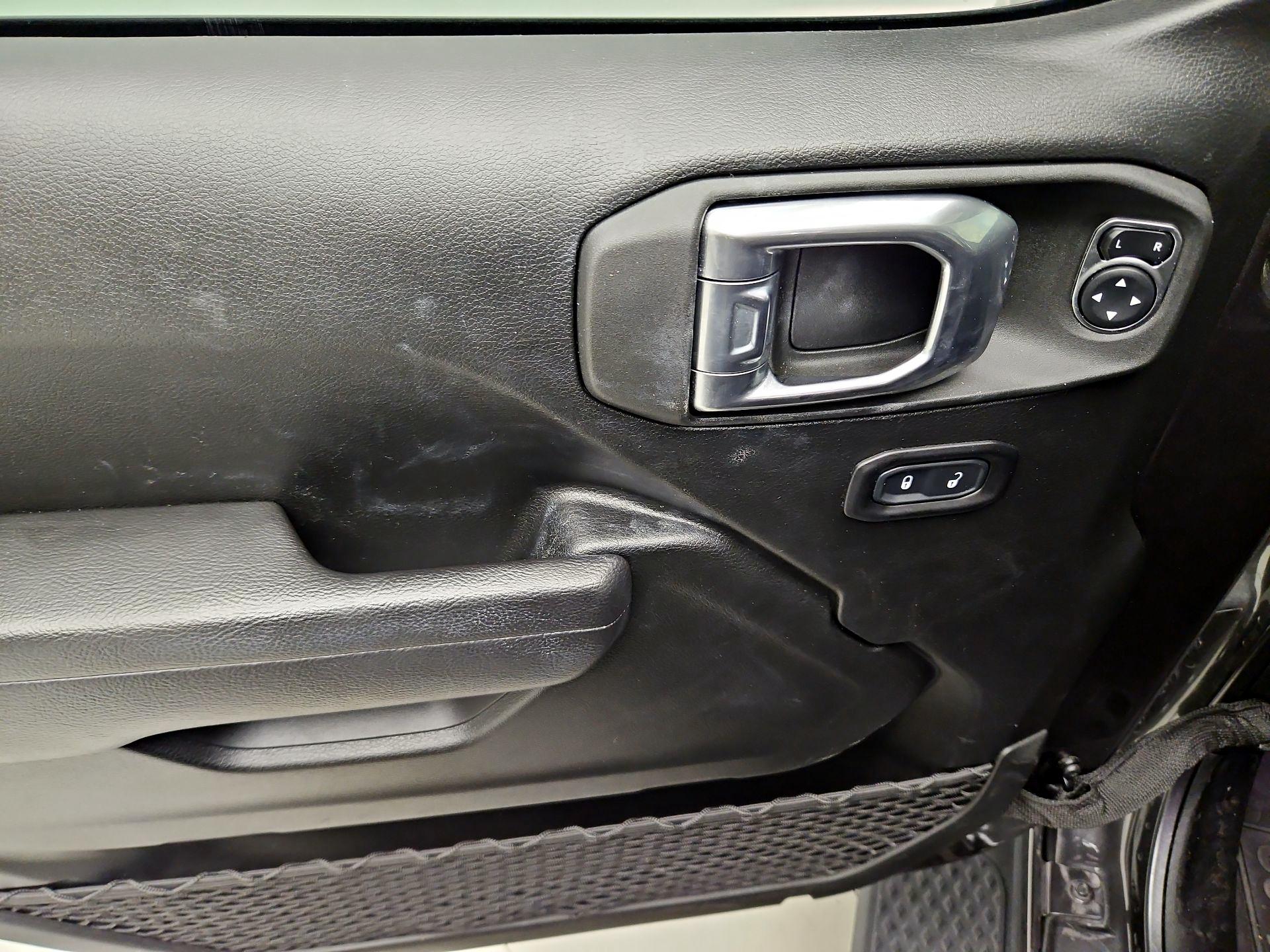 Thumbnail: 2022 Jeep Gladiator - 12