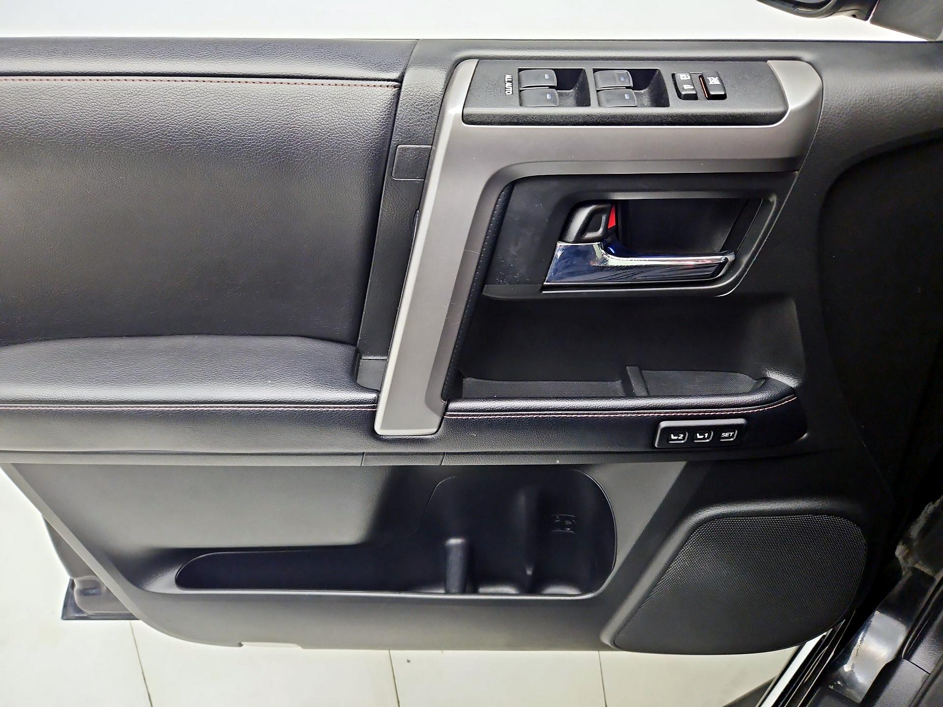 Thumbnail: 2019 Toyota 4Runner - 12