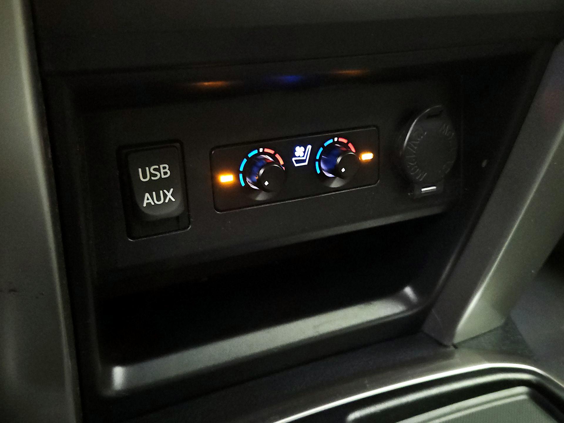 Thumbnail: 2019 Toyota 4Runner - 18