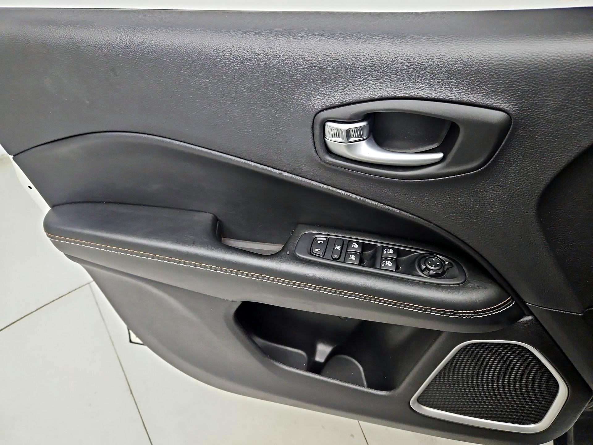 Thumbnail: 2017 Jeep Compass - 12