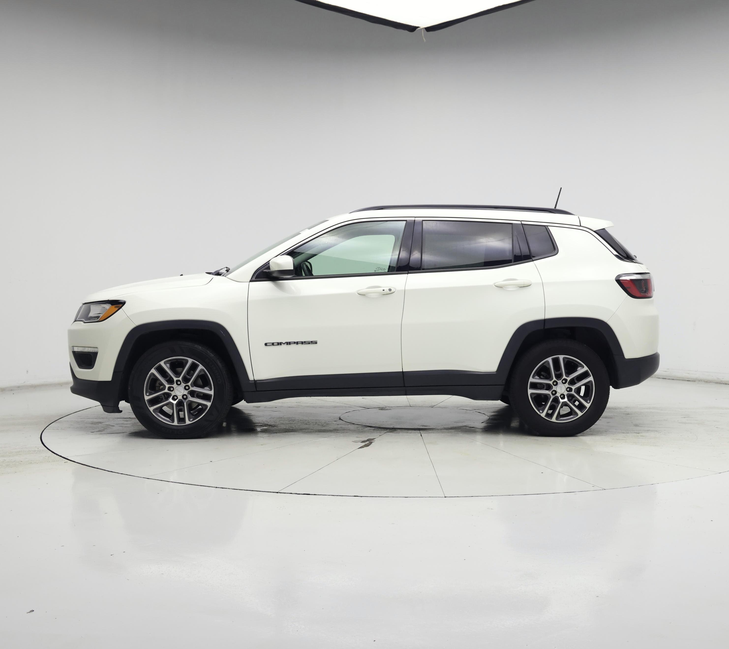 Thumbnail: 2017 Jeep Compass - 3