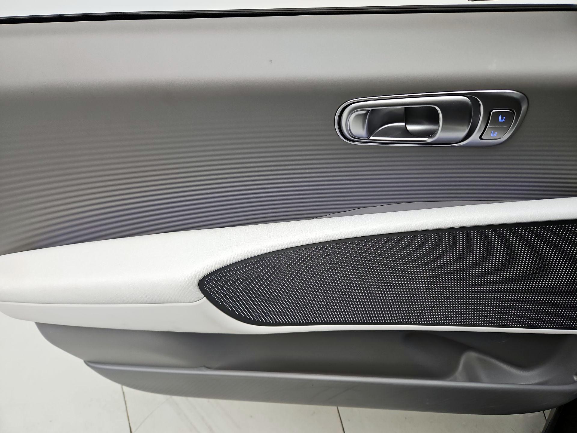 Thumbnail: 2025 Hyundai Ioniq 6 - 12