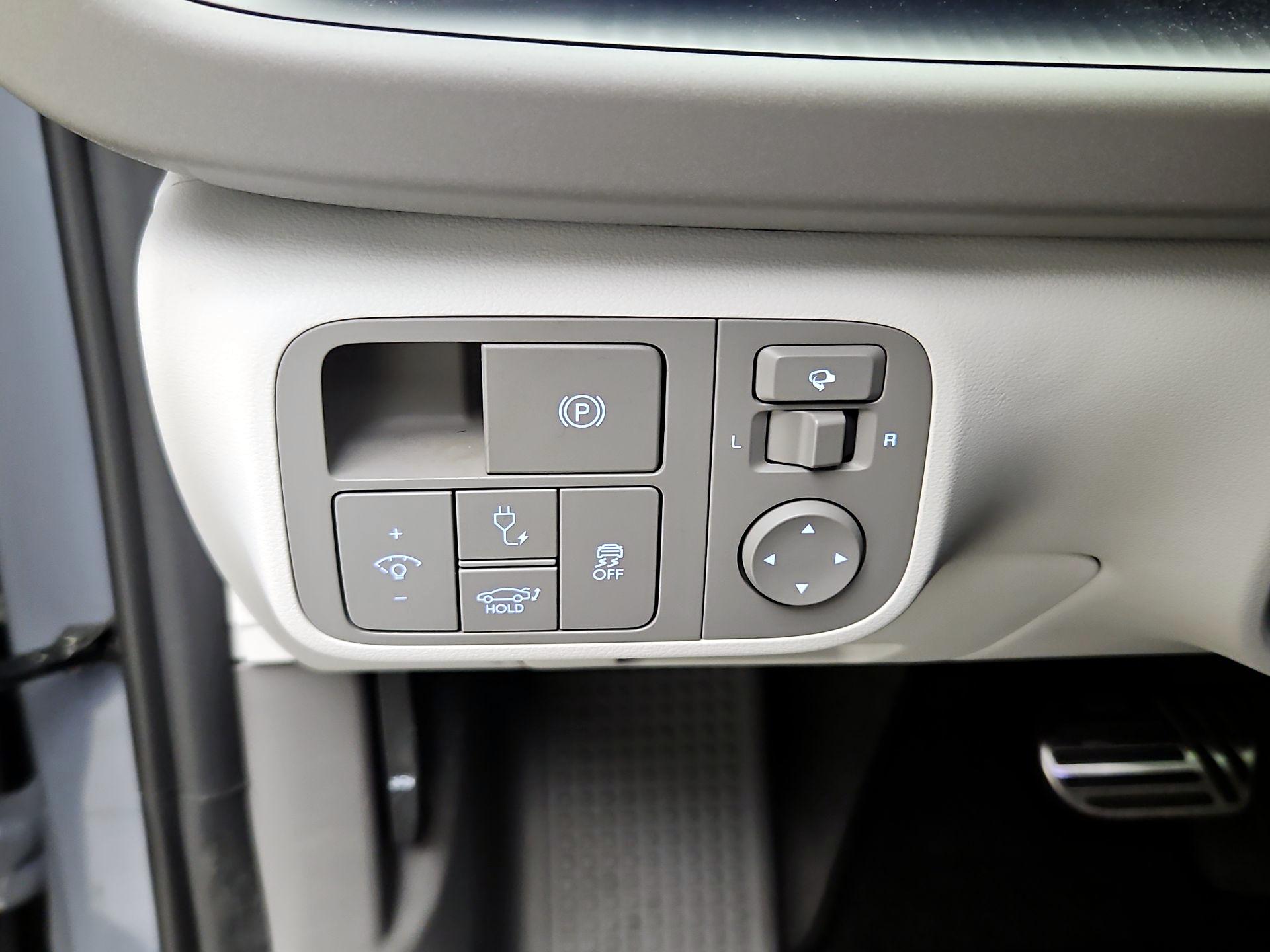 Thumbnail: 2025 Hyundai Ioniq 6 - 13