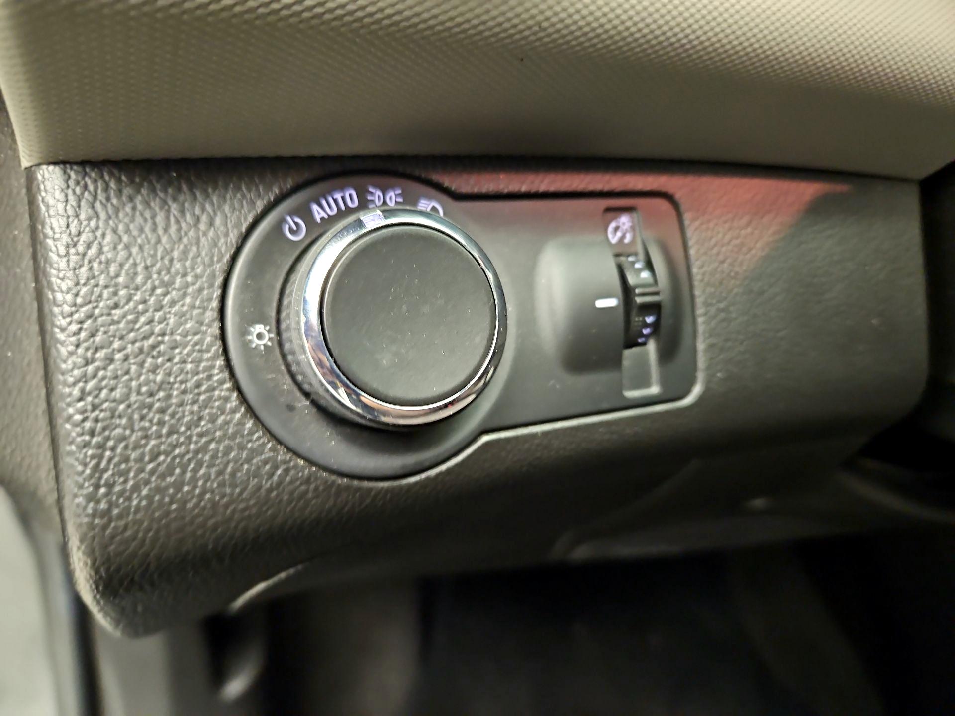 Thumbnail: 2018 Chevrolet Sonic - 13