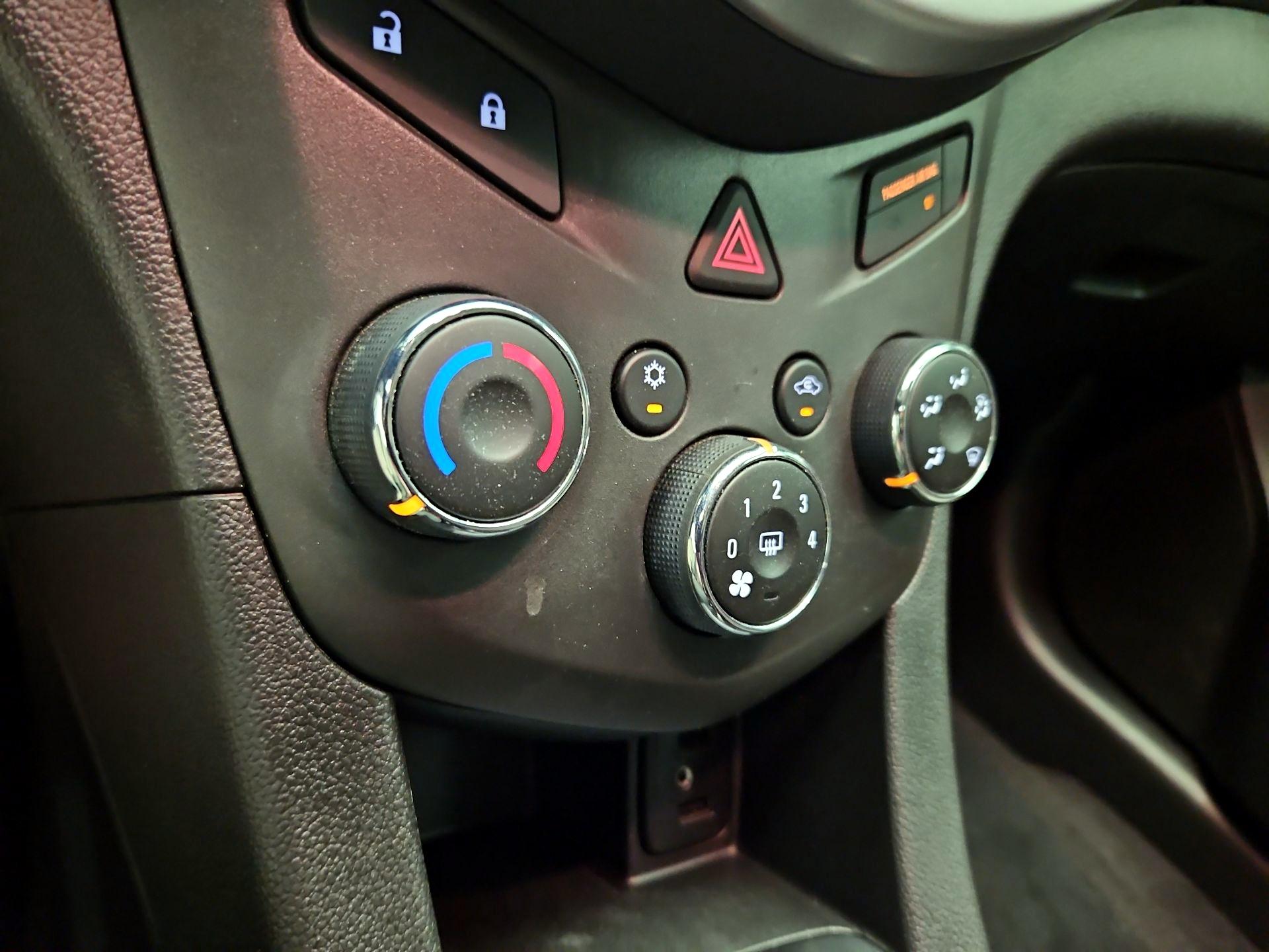 Thumbnail: 2018 Chevrolet Sonic - 16