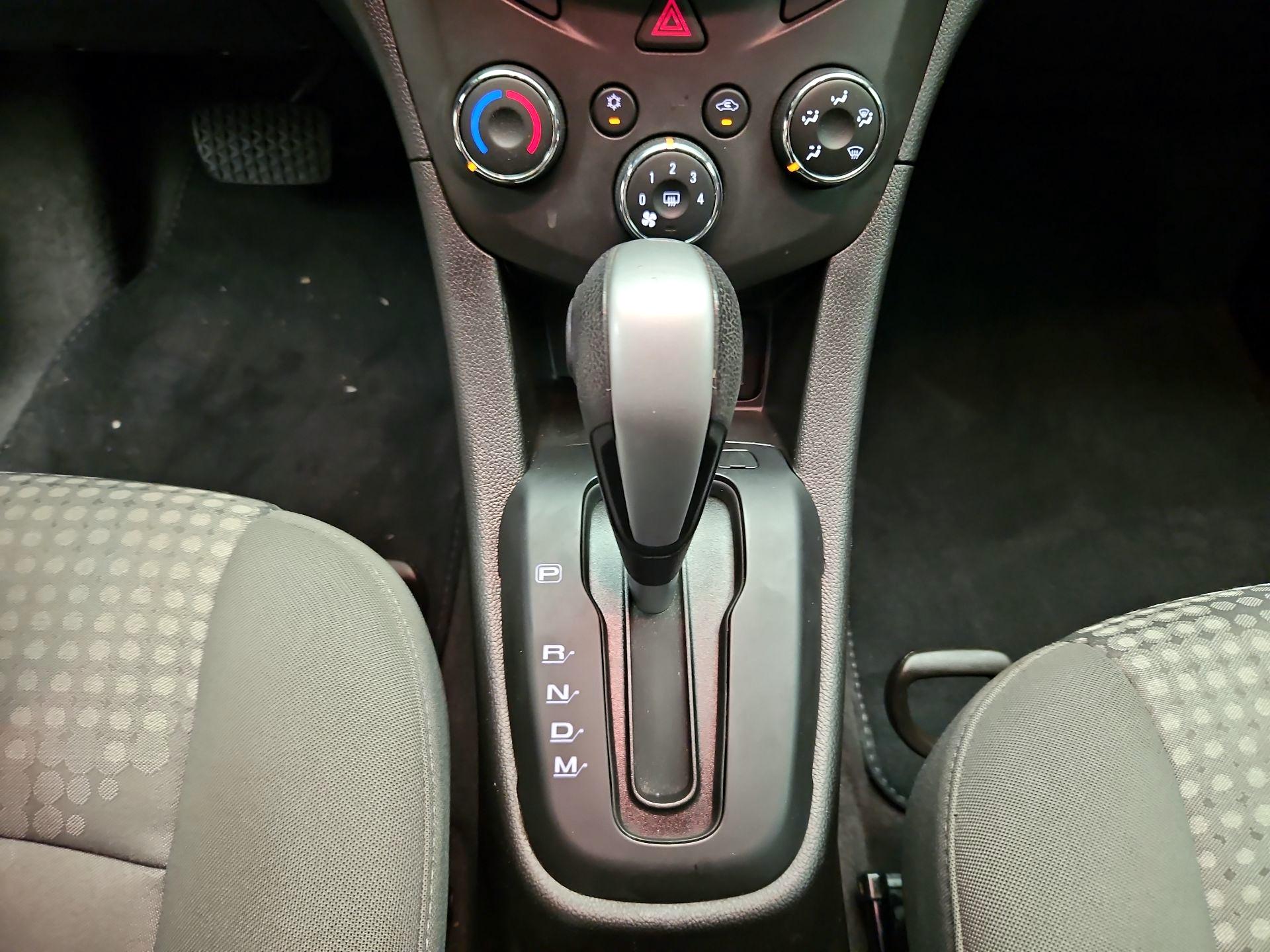 Thumbnail: 2018 Chevrolet Sonic - 17