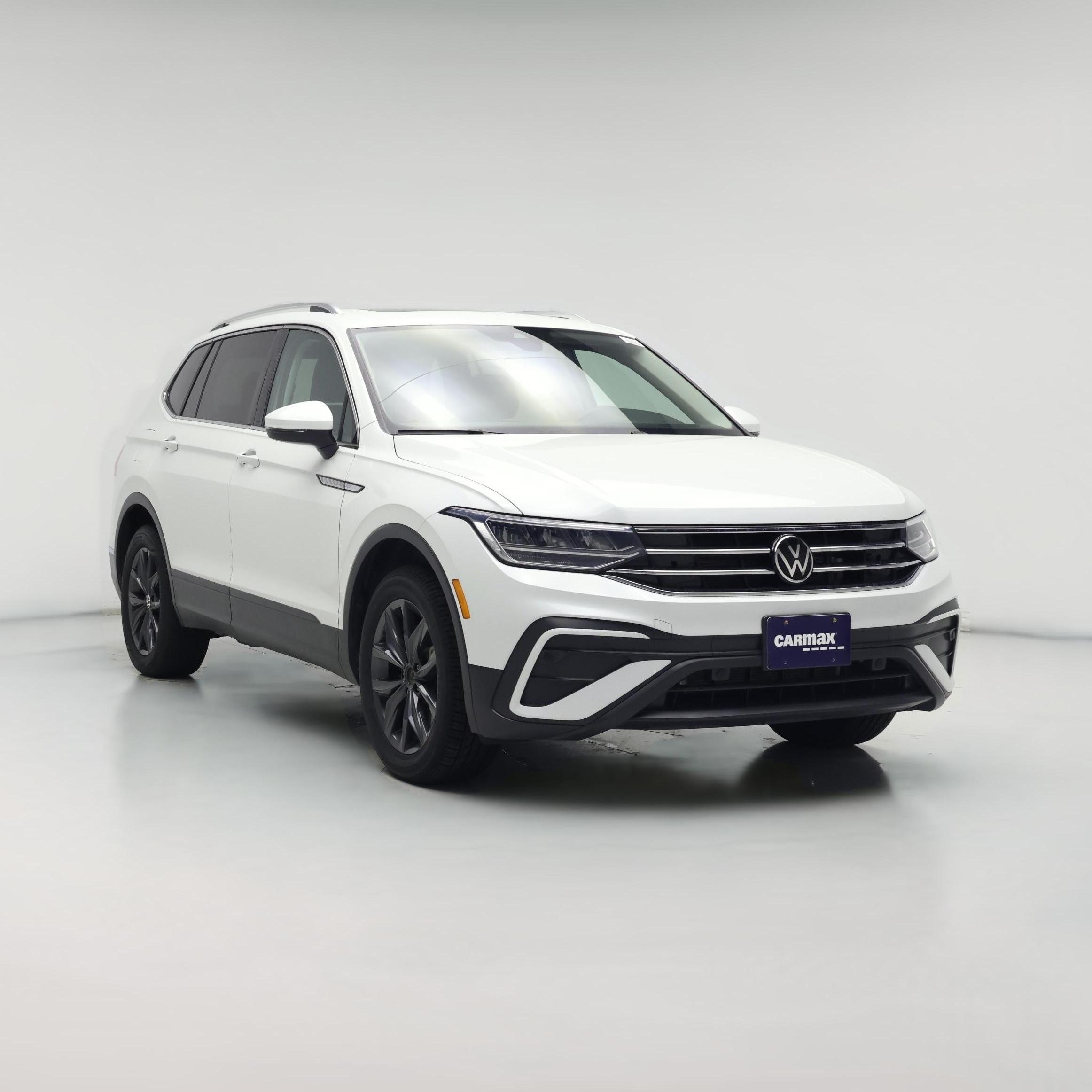 Thumbnail: 2023 Volkswagen Tiguan - 1