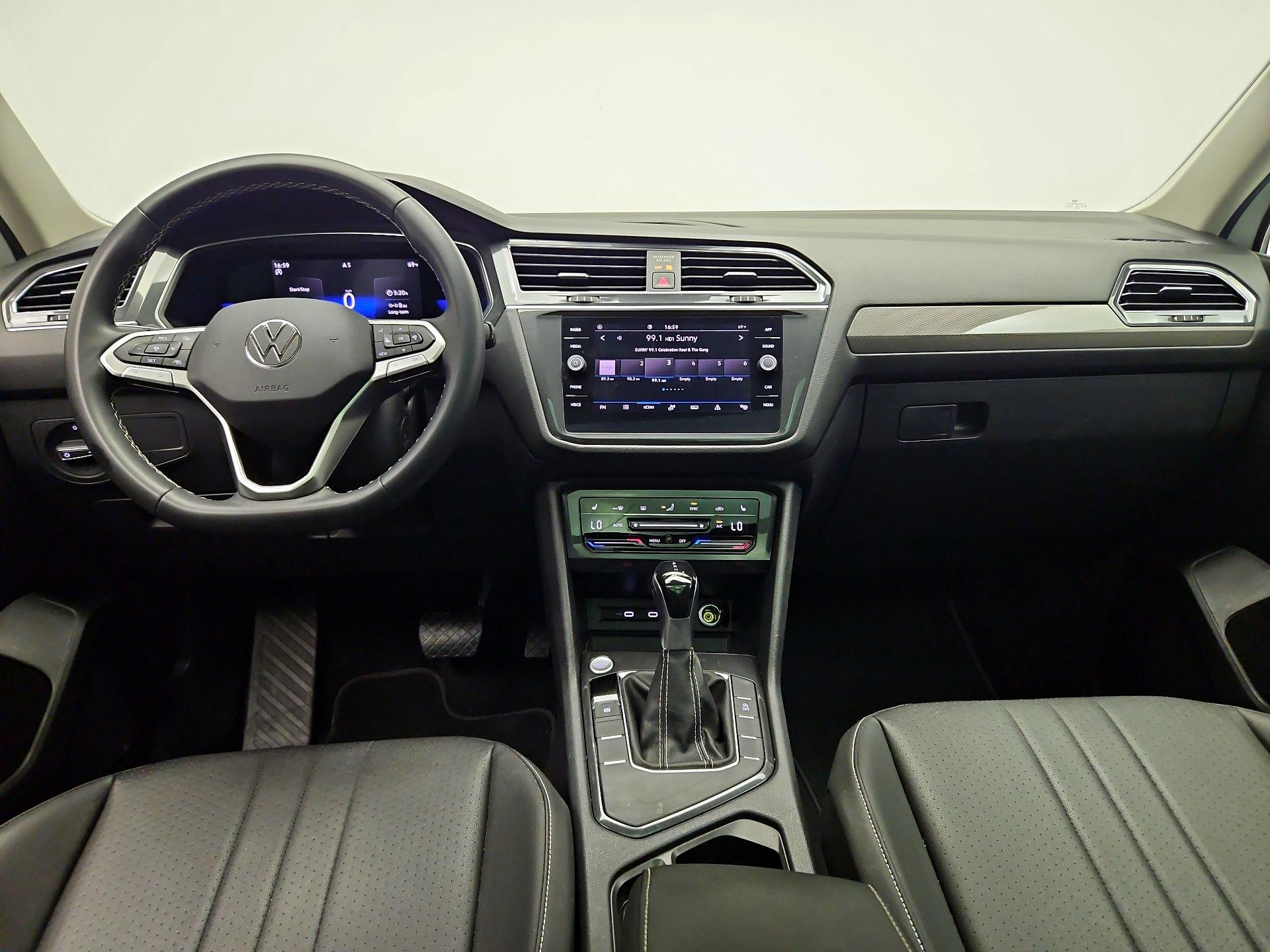 Thumbnail: 2023 Volkswagen Tiguan - 9