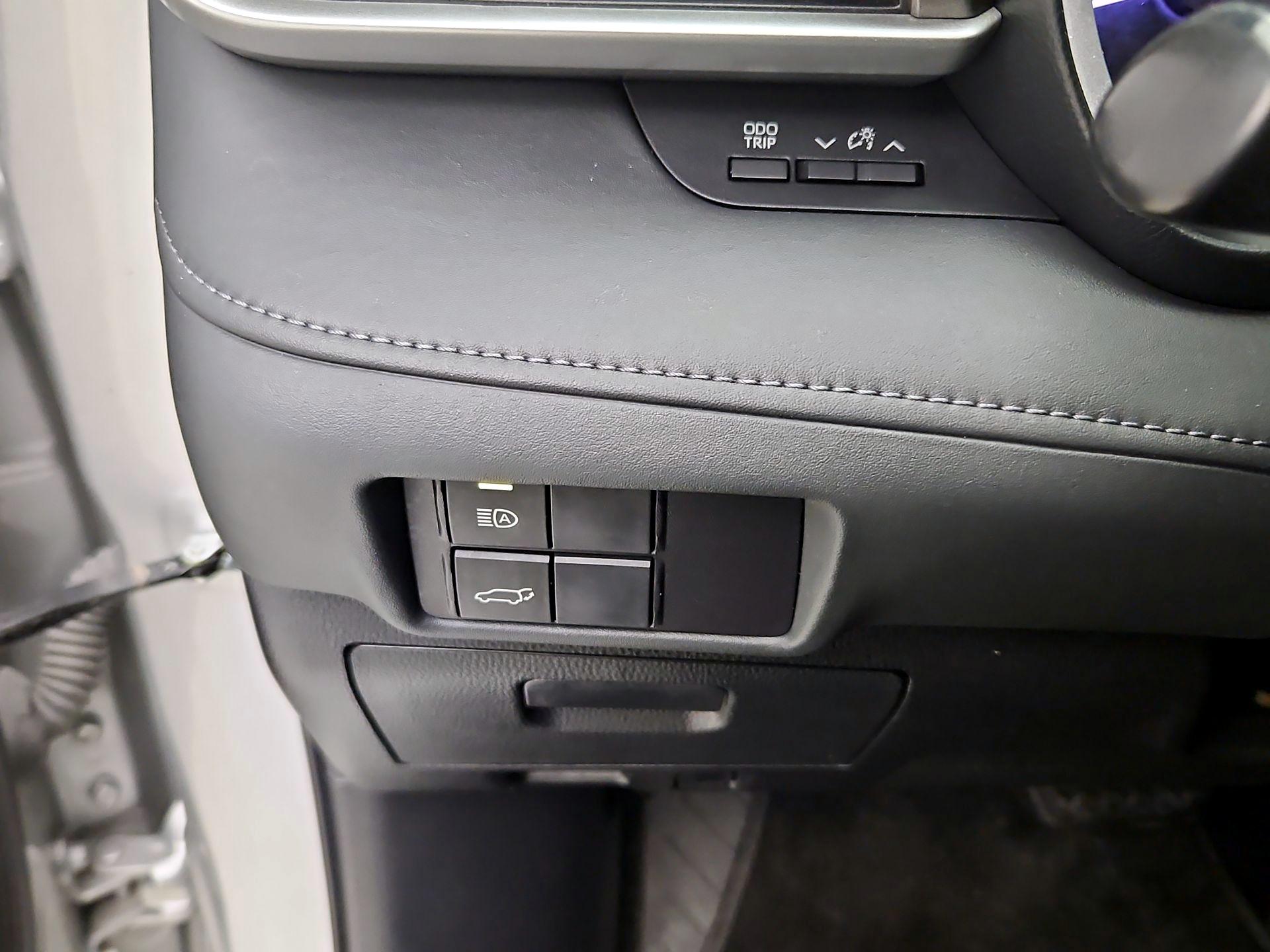 Thumbnail: 2022 Toyota Highlander - 13