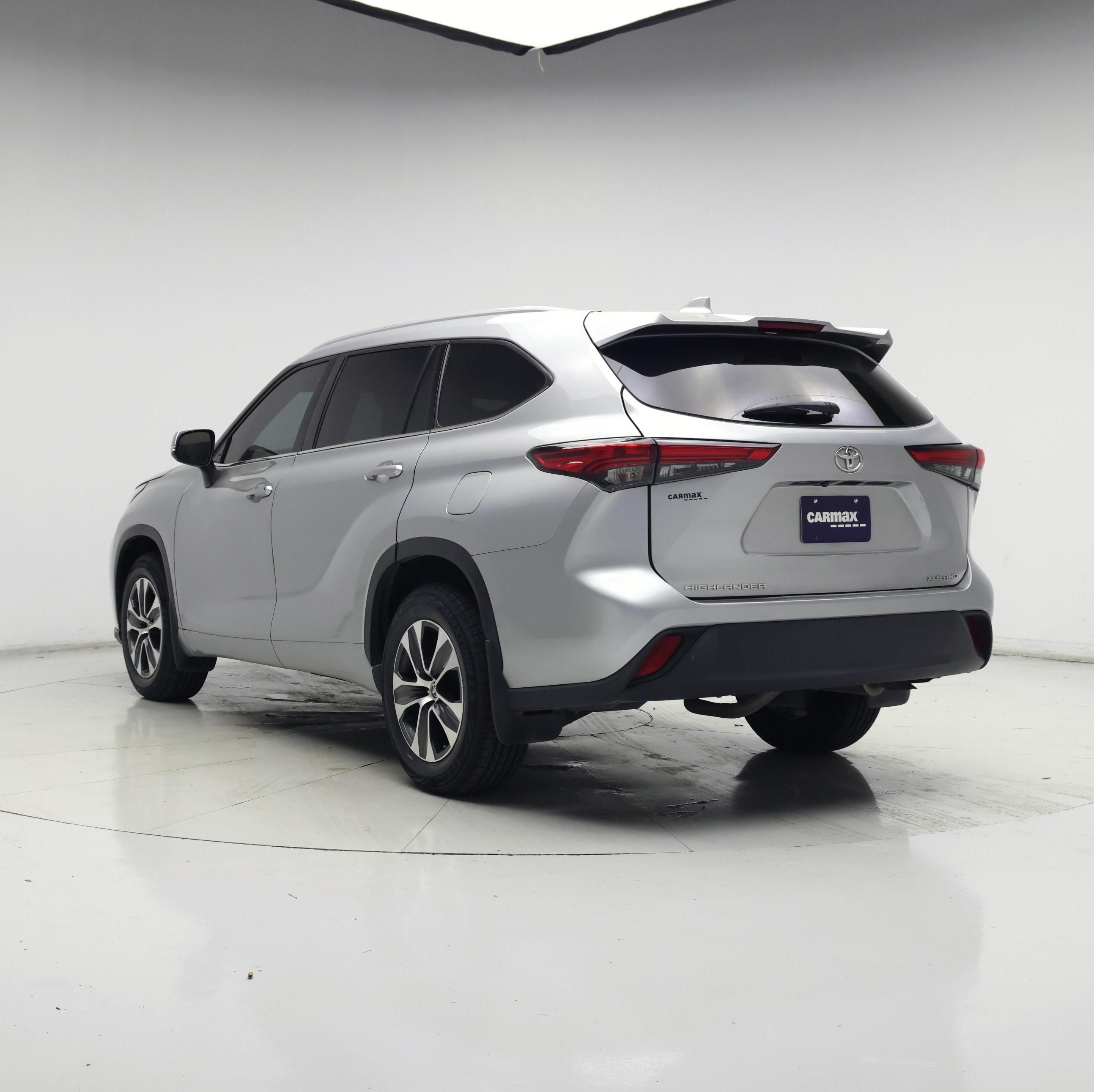 Thumbnail: 2022 Toyota Highlander - 2