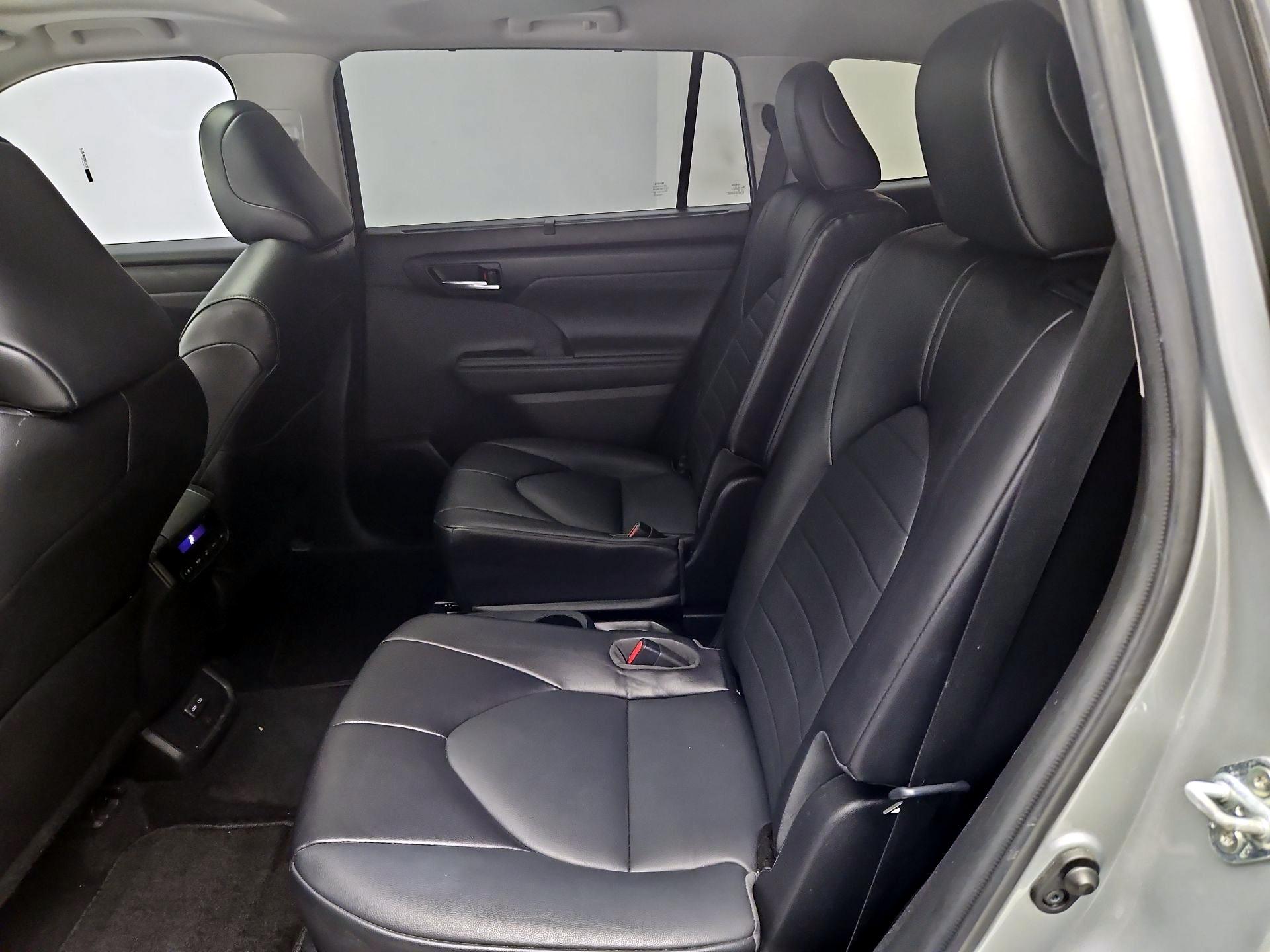 Thumbnail: 2022 Toyota Highlander - 20