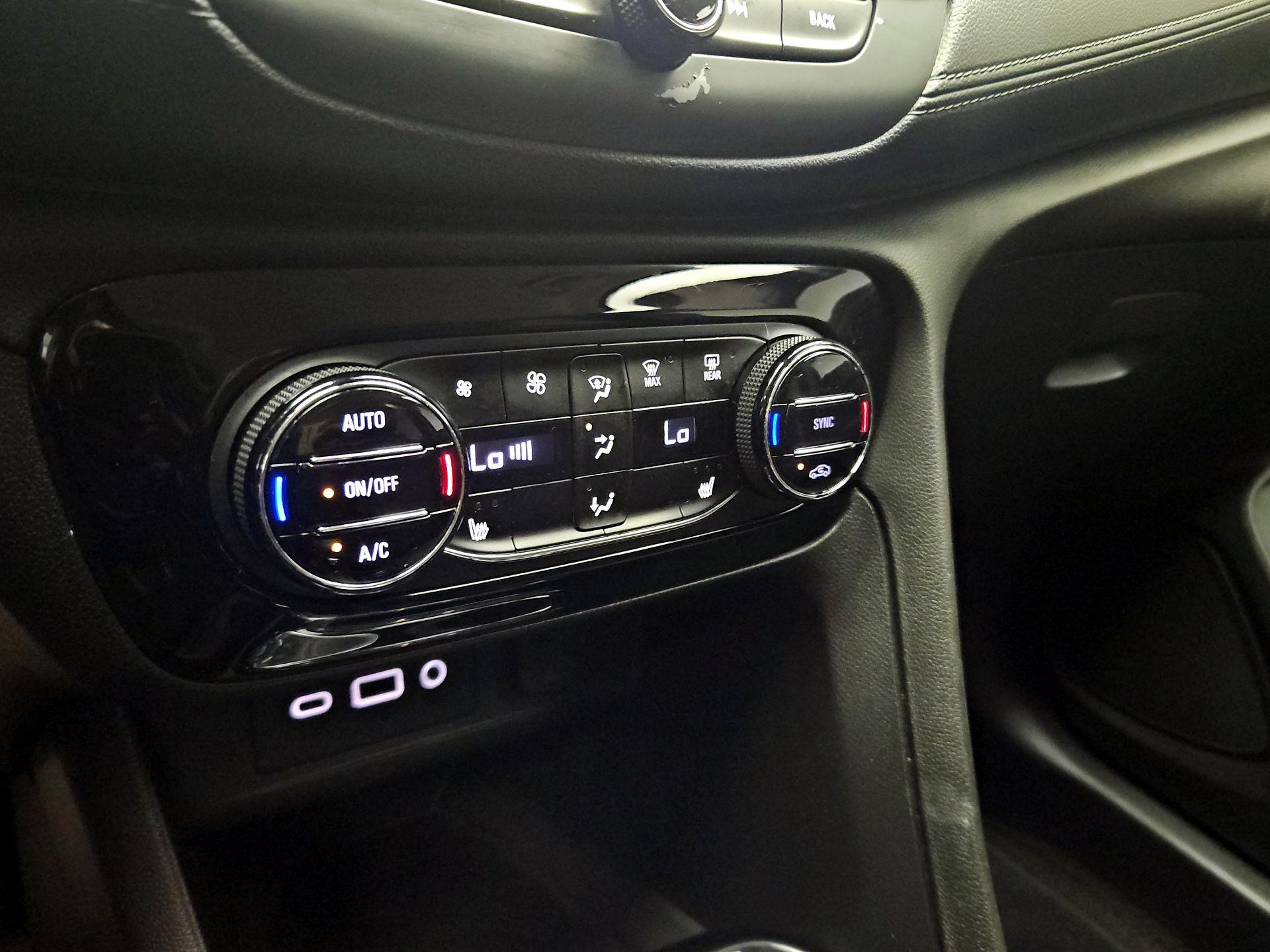 Thumbnail: 2021 Buick Encore GX - 16