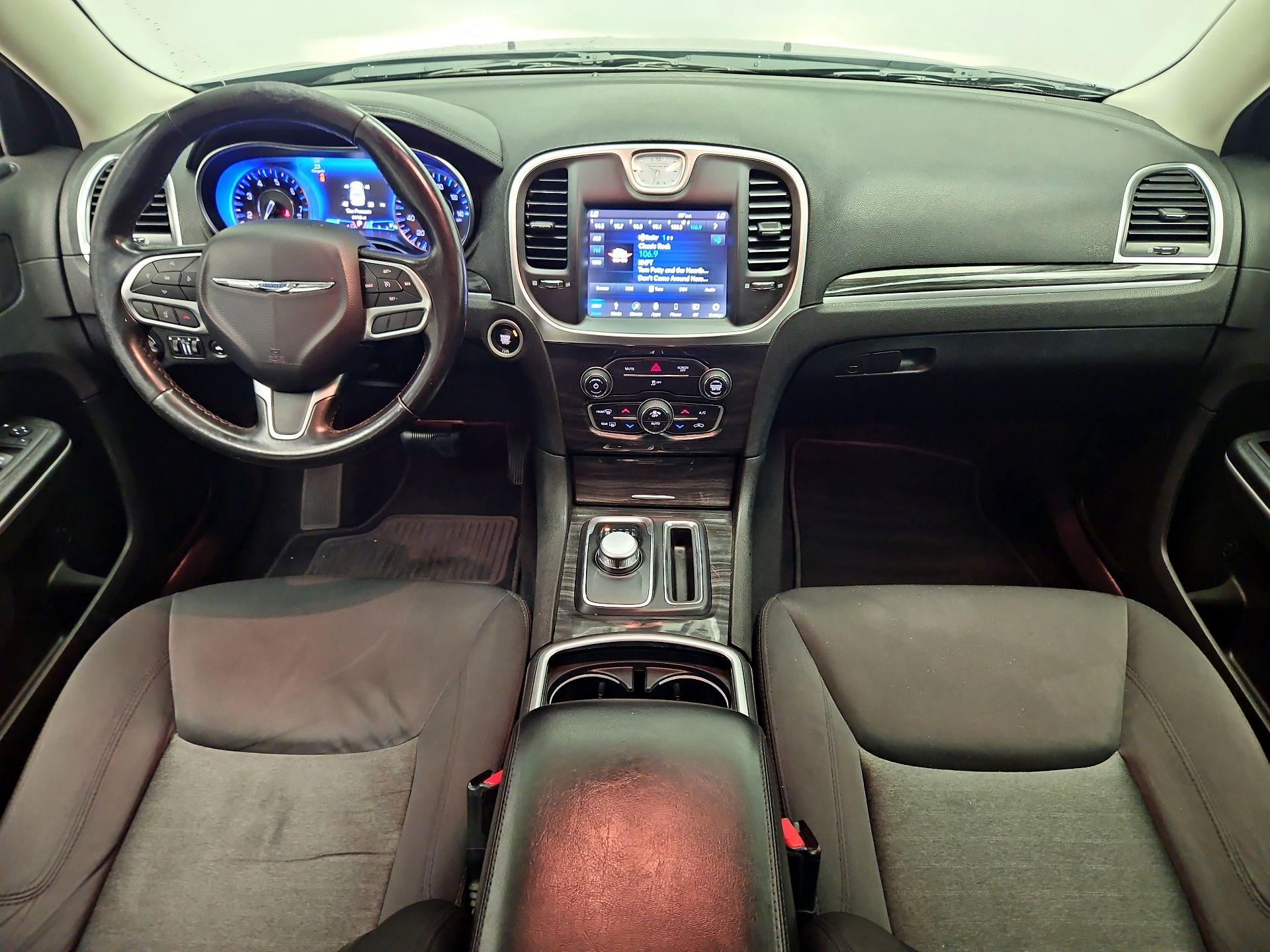 Thumbnail: 2019 Chrysler 300 - 9