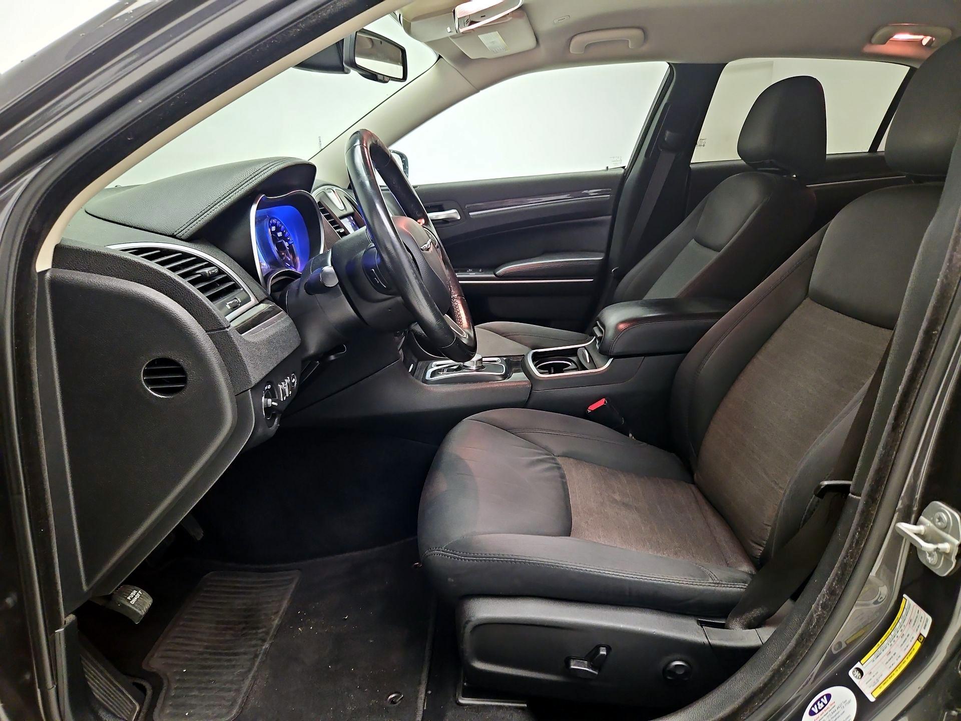 Thumbnail: 2019 Chrysler 300 - 11