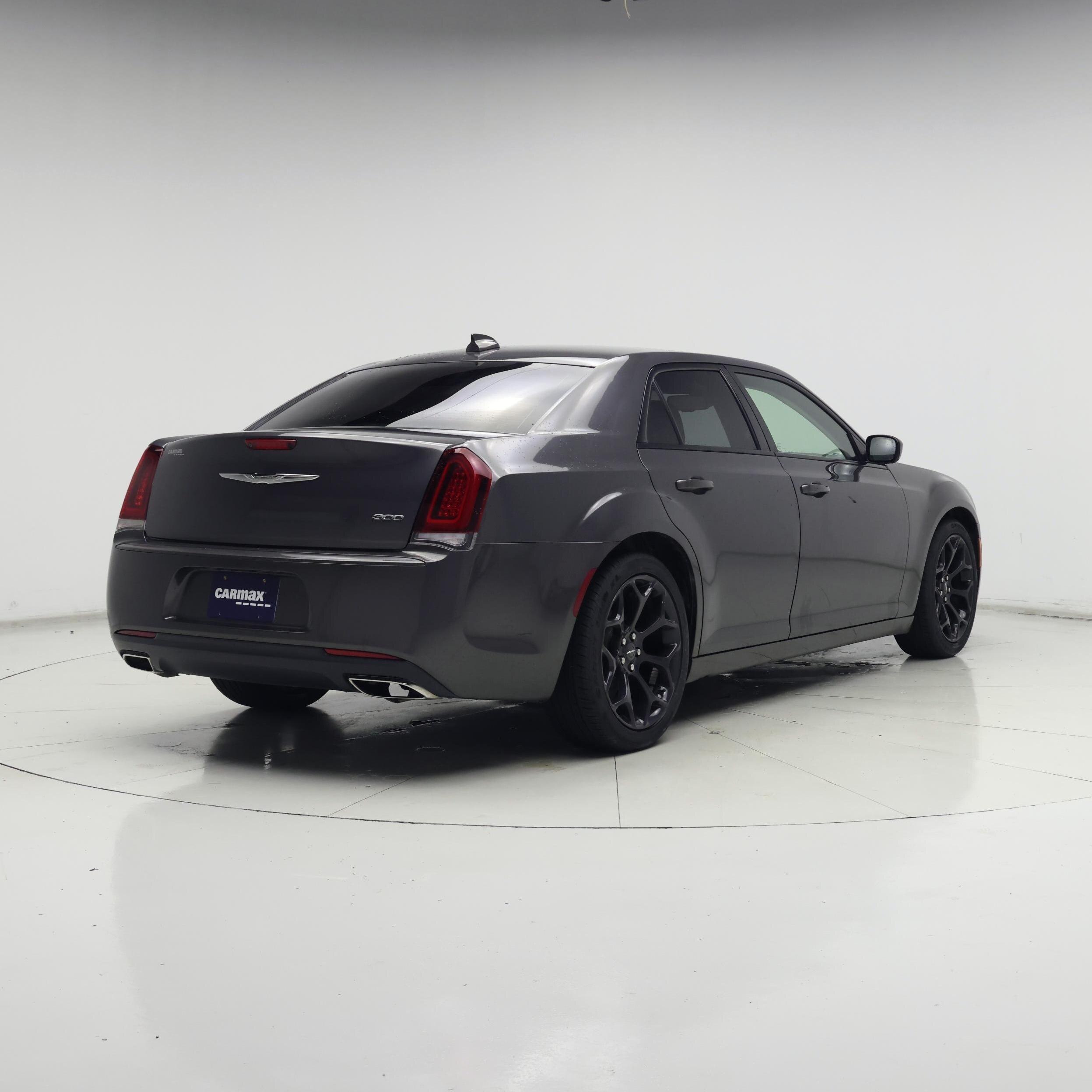 Thumbnail: 2019 Chrysler 300 - 8